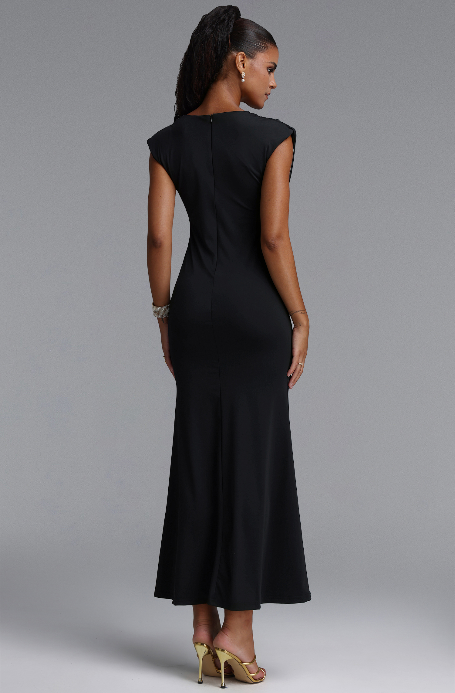 Lalipa Elegant Fitted Sleeveless Metal Tie Detail Black Maxi Dress