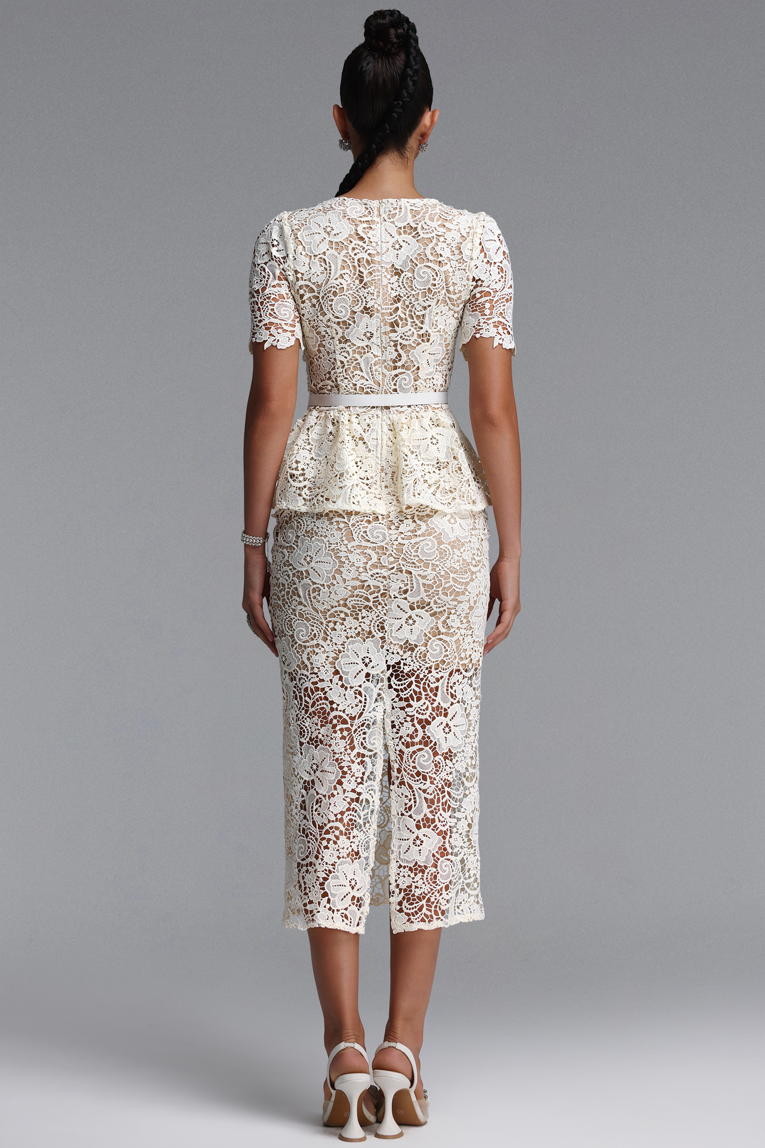 Waner Romantic Contour Round Neck Short Sleeve Rhinestone Ruffle Floral Lace Maxi Dress