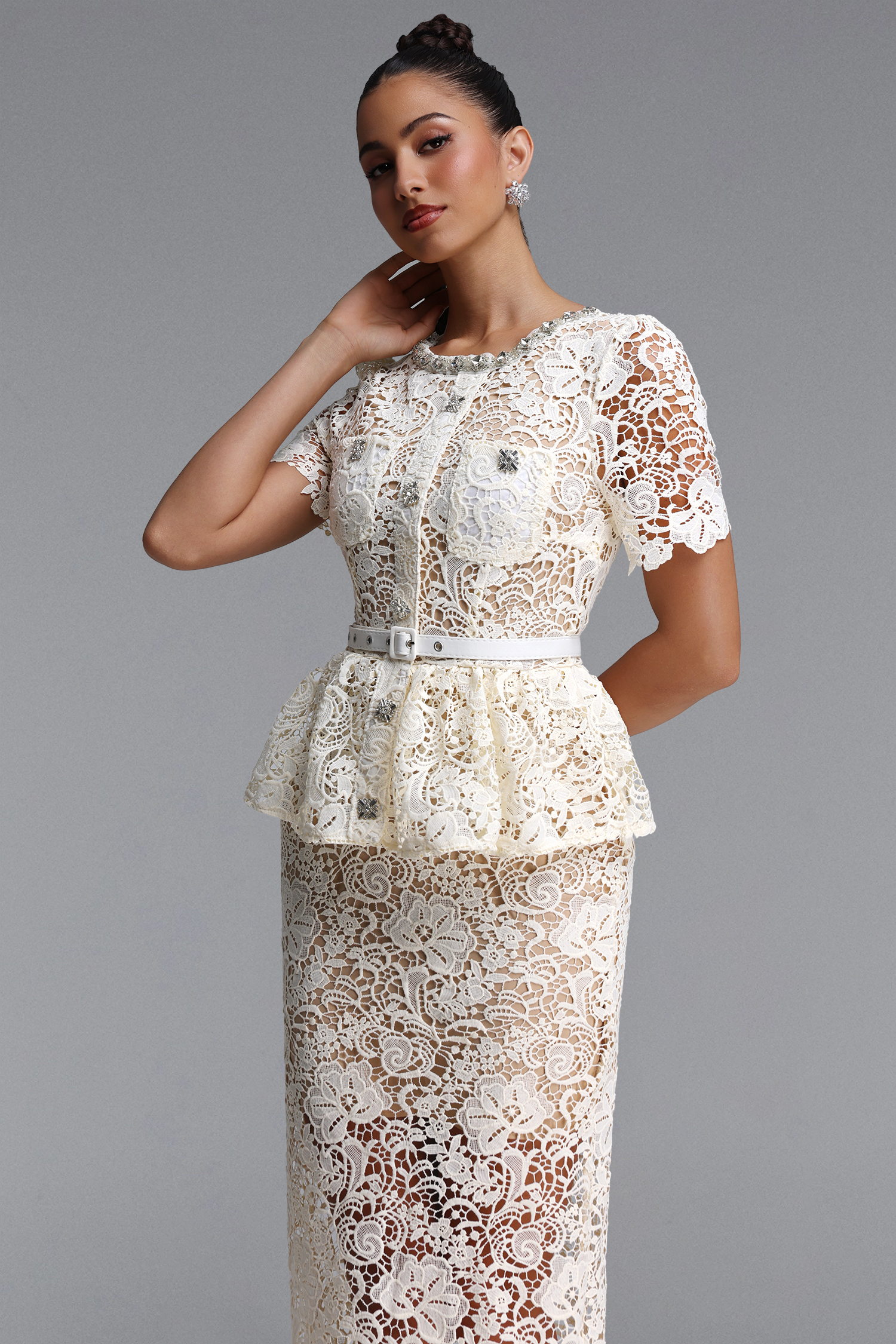 Waner Romantic Contour Round Neck Short Sleeve Rhinestone Ruffle Floral Lace Maxi Dress
