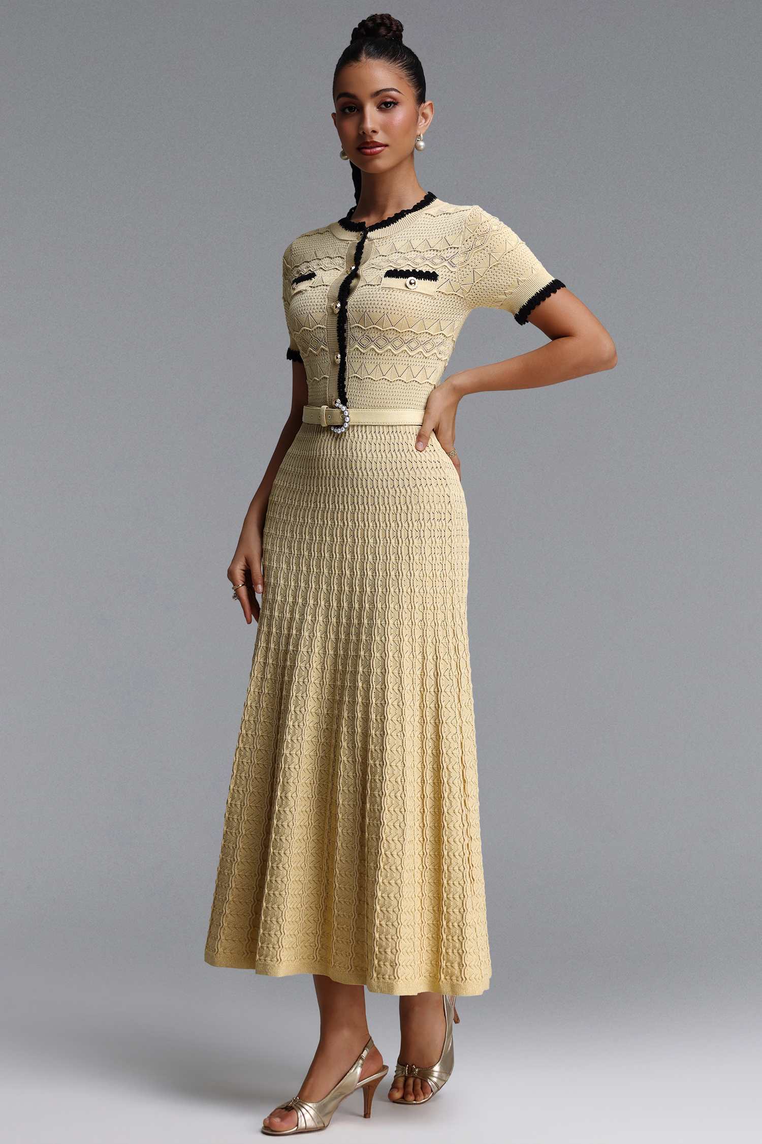 Wagani Elegant Contour Round Neck Short Sleeve Knit Maxi Dress