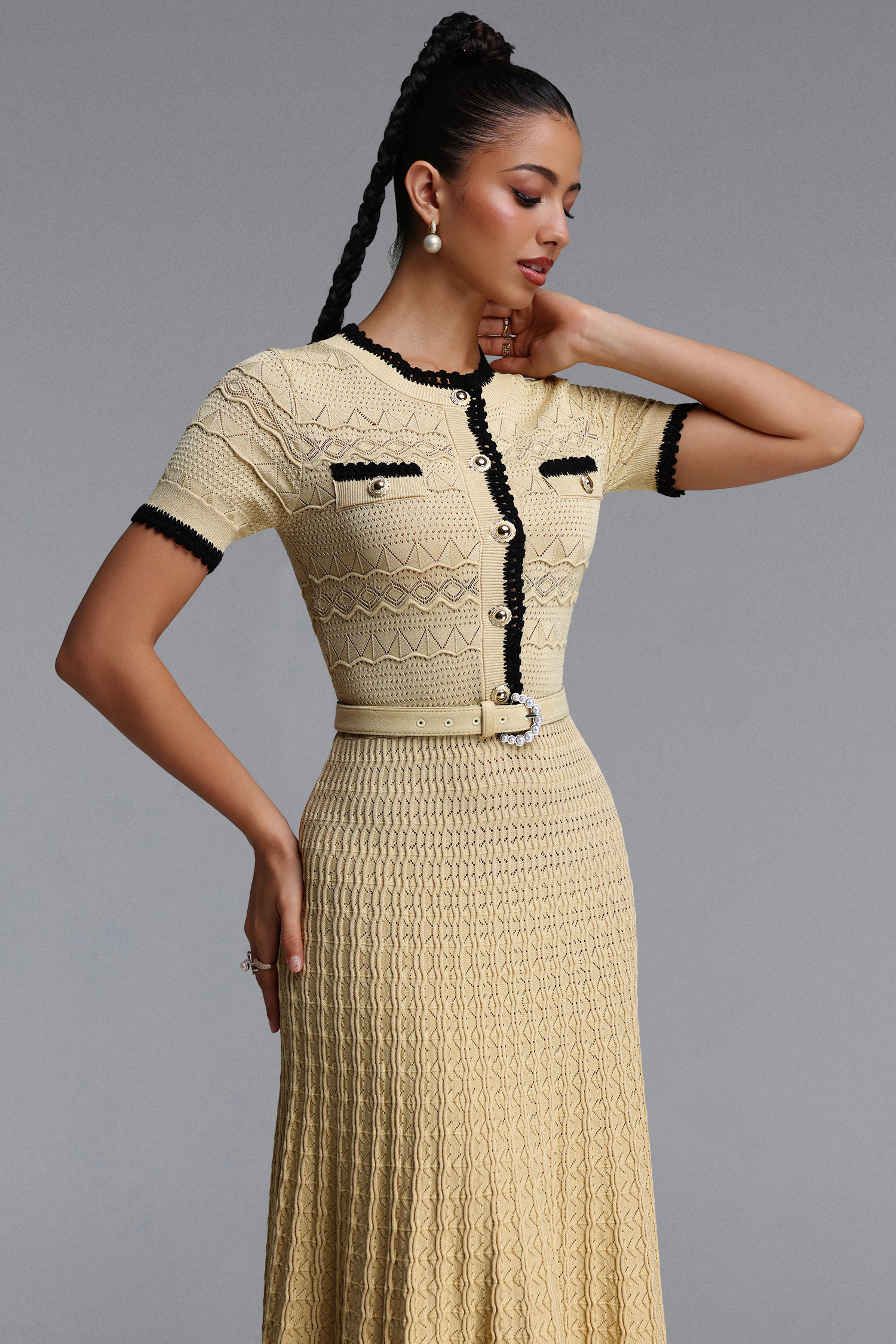 Wagani Elegant Contour Round Neck Short Sleeve Knit Maxi Dress
