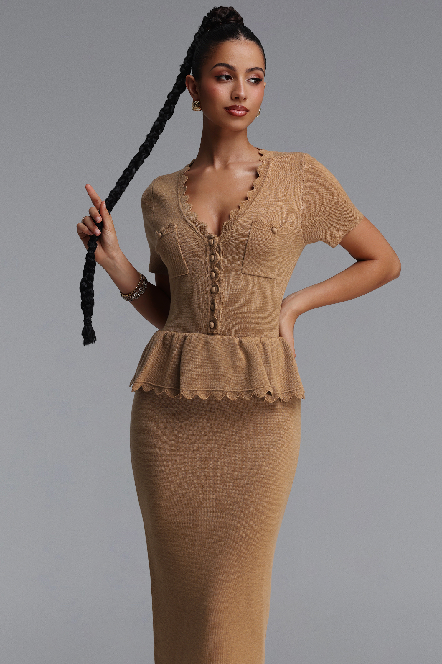Hiata Elegant Contour V Neck Short Sleeve Ruffle Caramel Knit Maxi Dress
