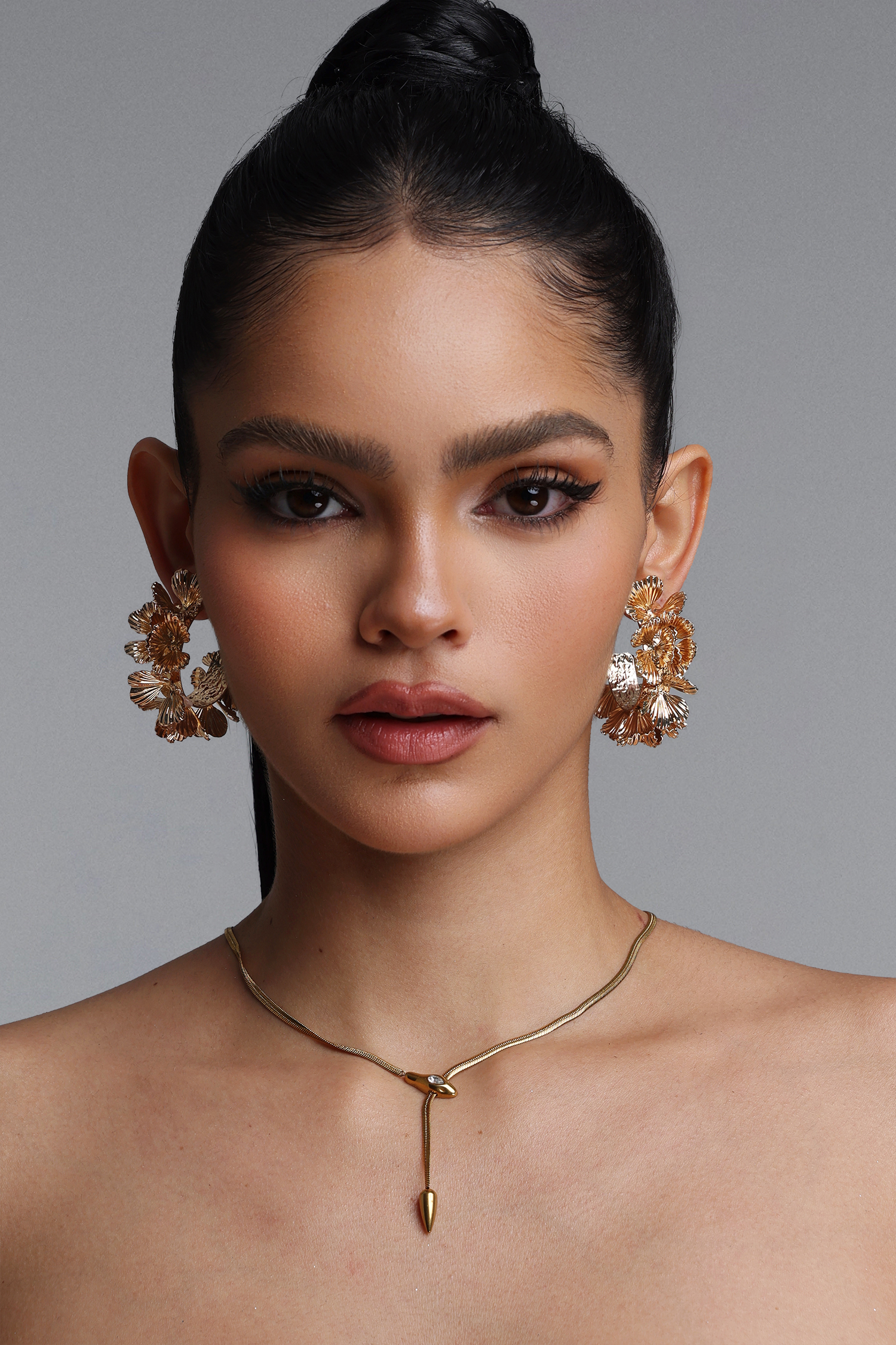 Tannen Textured Floral Cluster Stud Earrings