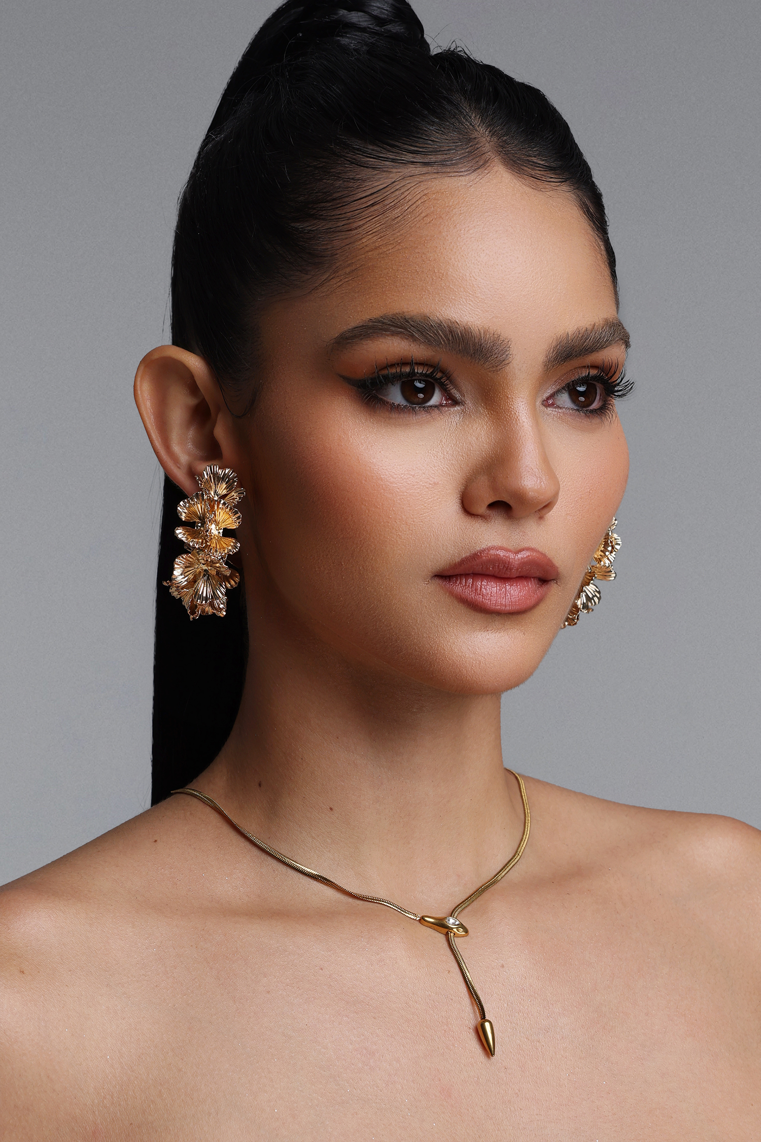 Tannen Textured Floral Cluster Stud Earrings