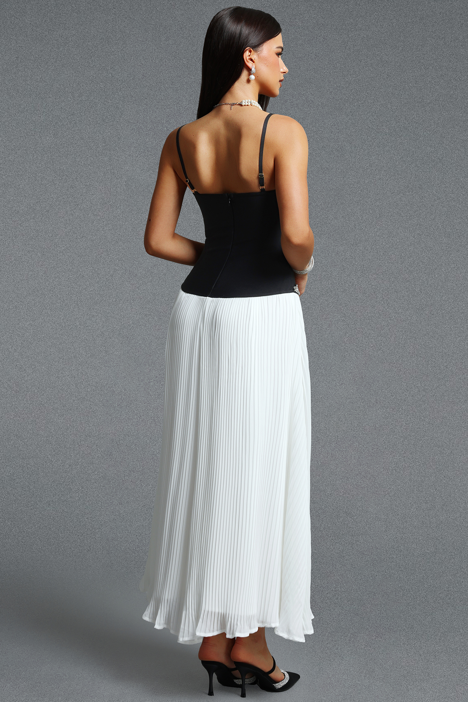 Yaen Classic V Neck Spaghetti Strap Rhinestone Pleated Bandage Maxi Dress