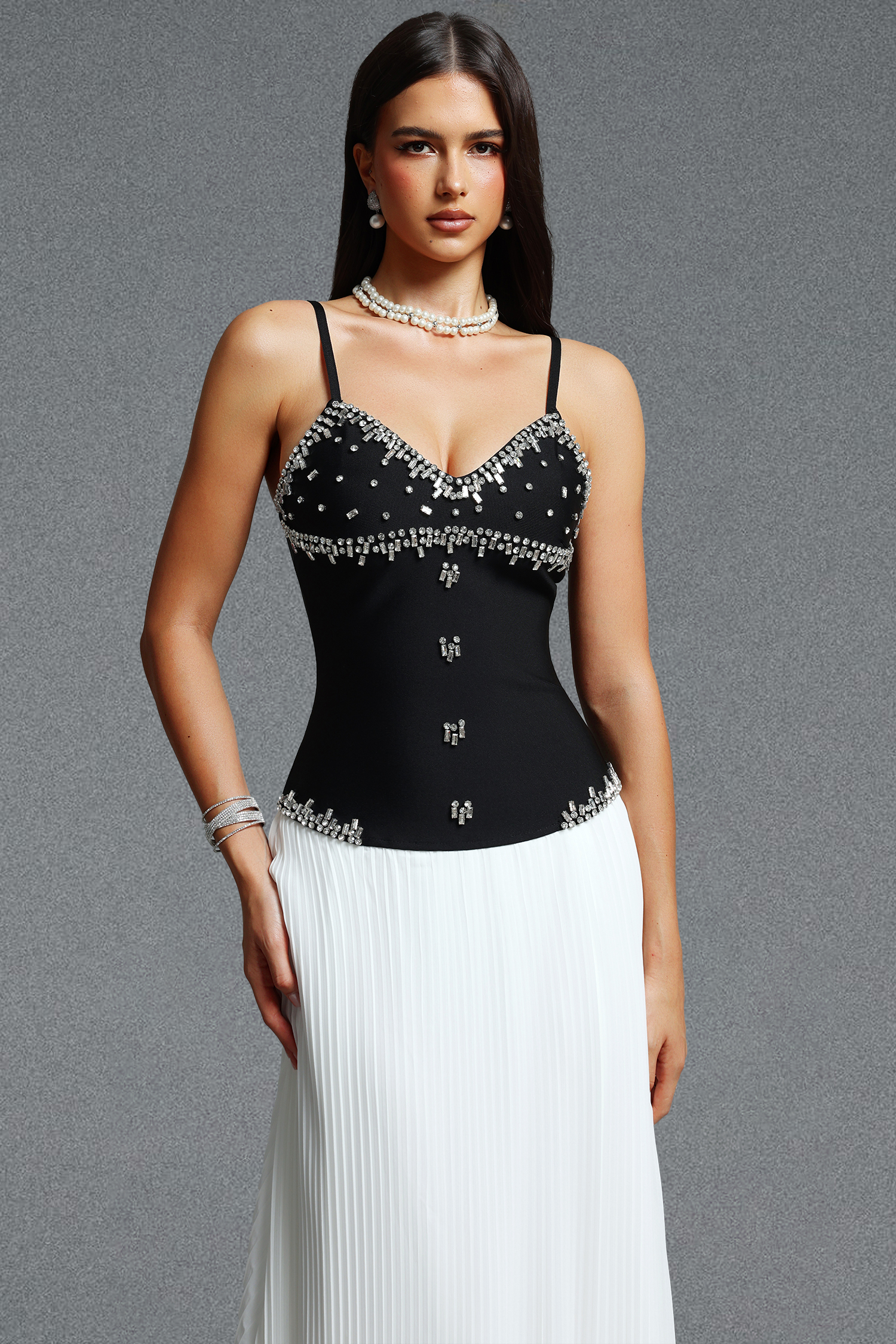 Yaen Classic V Neck Spaghetti Strap Rhinestone Pleated Bandage Maxi Dress