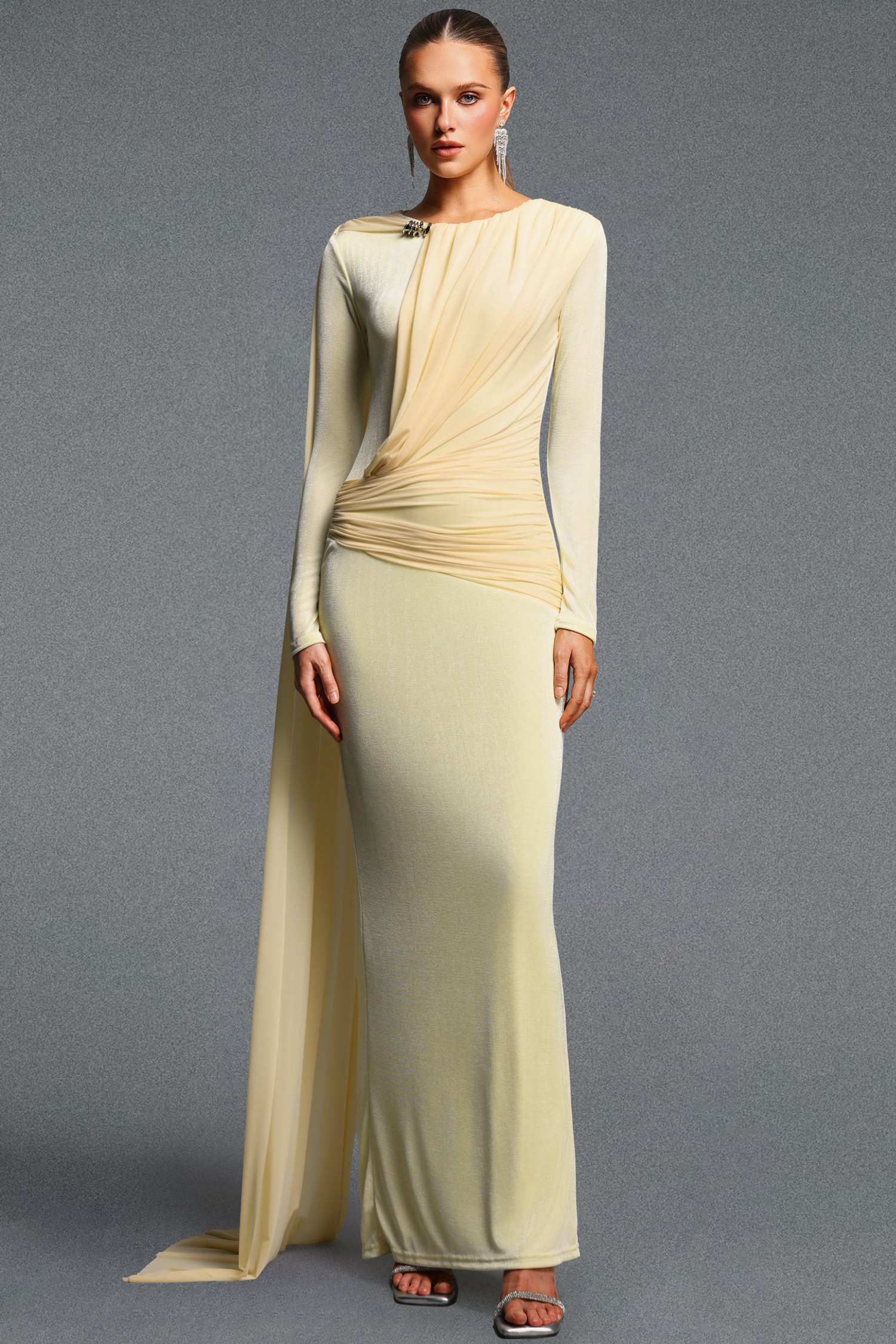 Della Elegant Cinched Waist Long Sleeve Ruched Sash Metal Decor Knit Maxi Dress