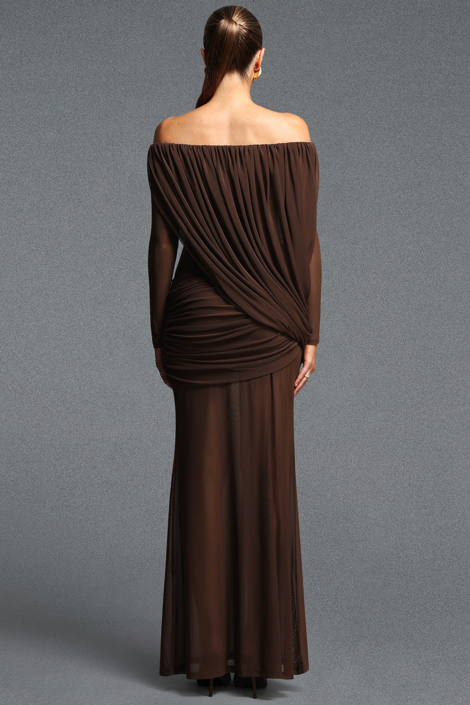 Uano Elegant Luxurious Off Shoulder Long Sleeve Ruched Knit Brown Maxi Dress