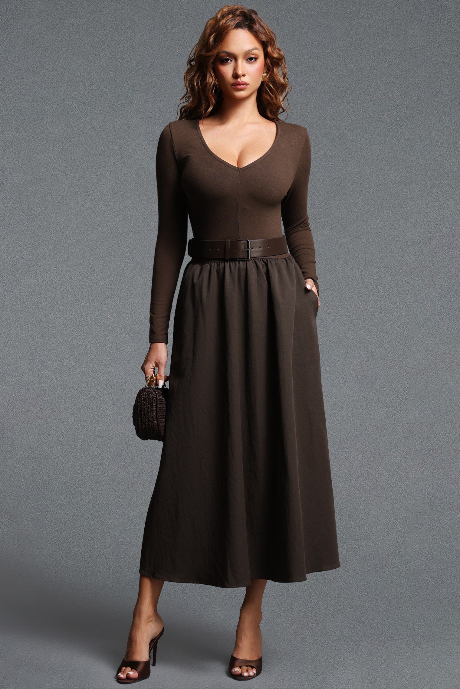 Tusare Chic Contour U-Neck Long Sleeve Matching Faux Leather Belt Knit Maxi Dress