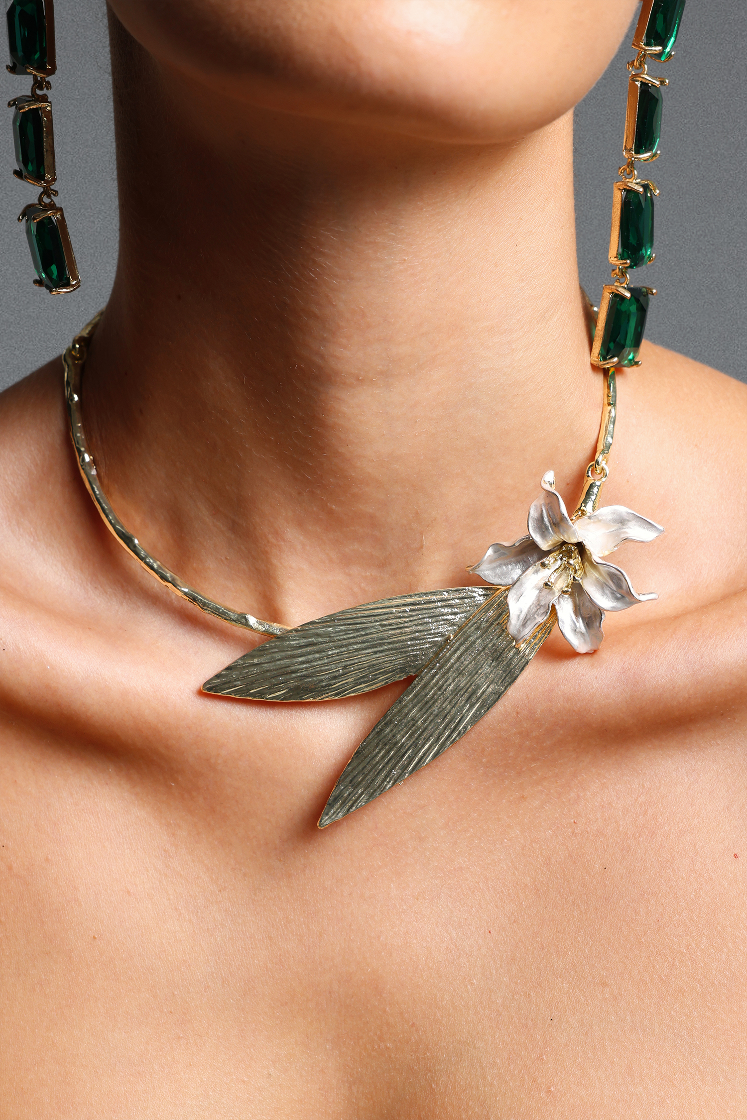 Lucille Vintage Metal Leaf Flower Choker Necklace