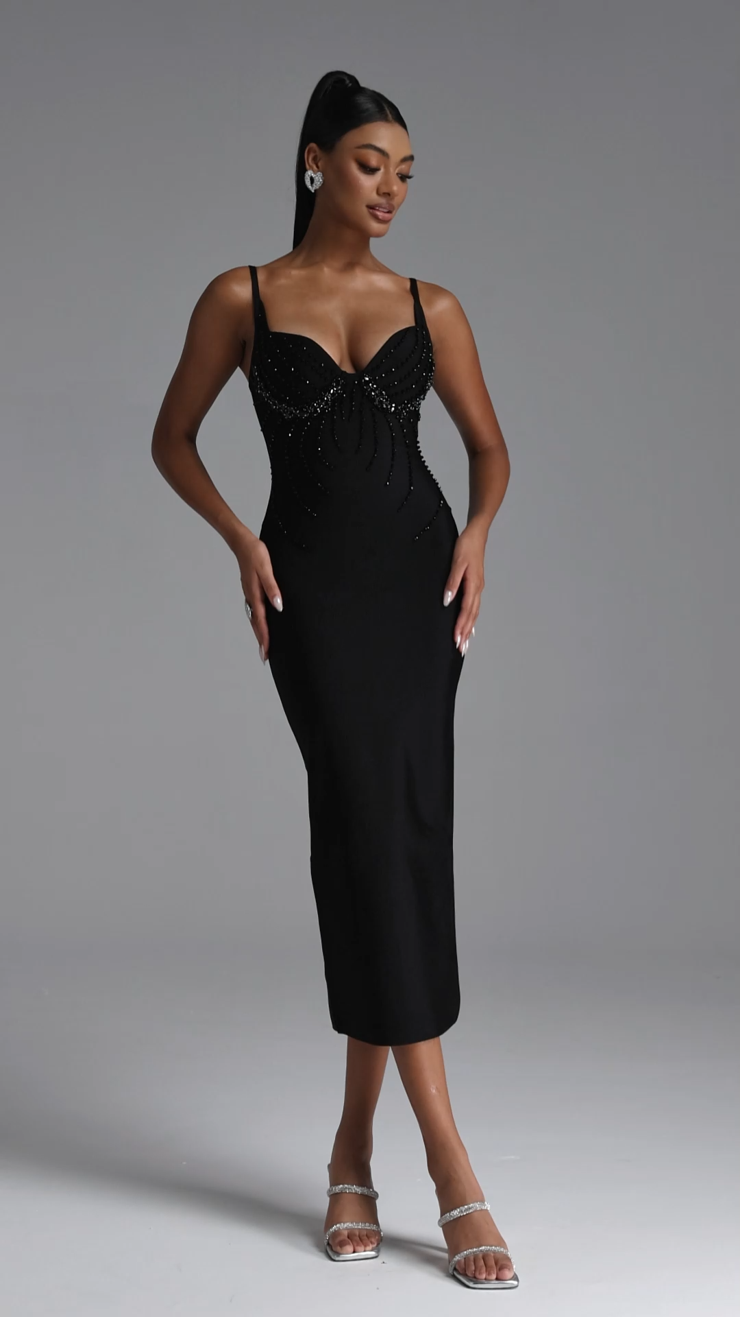 Shaha Sleeveless Diamond Bandage Maxi Dress