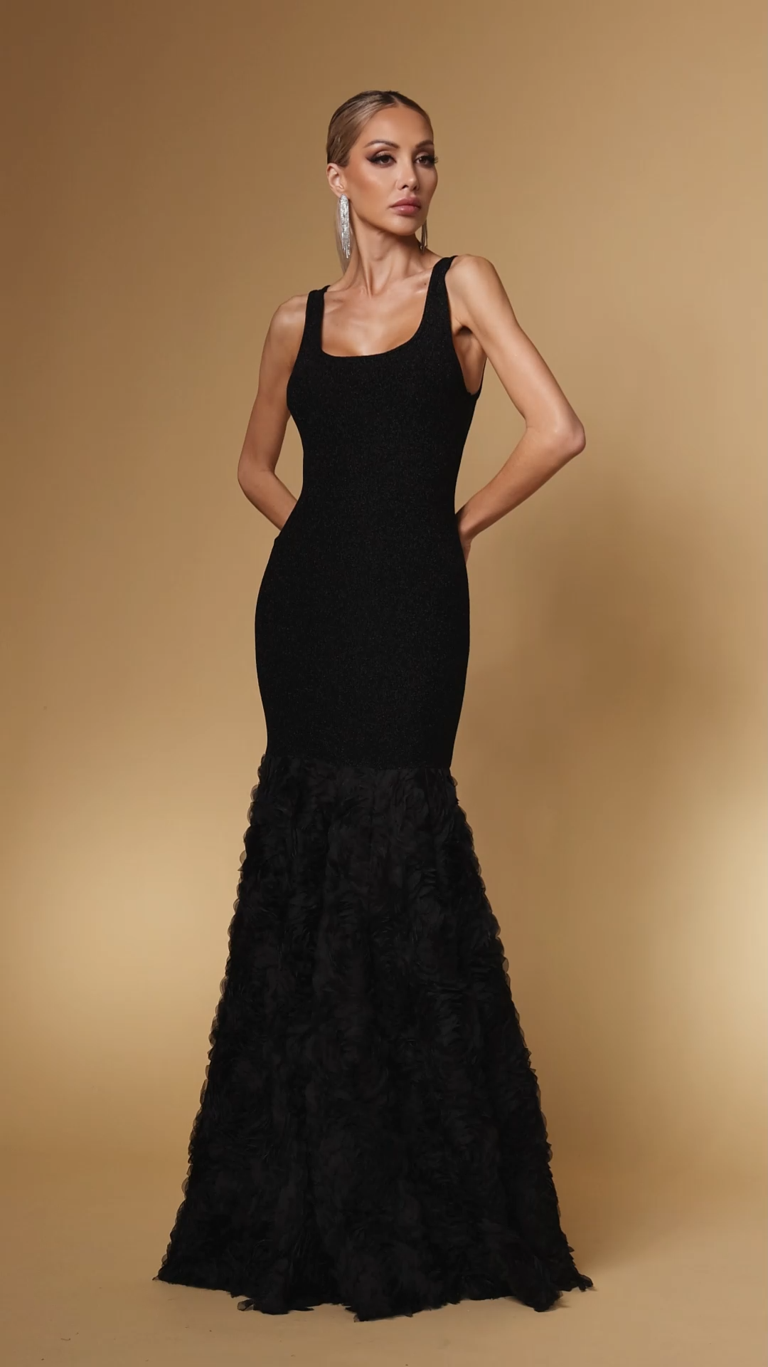 Julissa Elegant Contour Sleeveless Textured Floral Maxi Dress