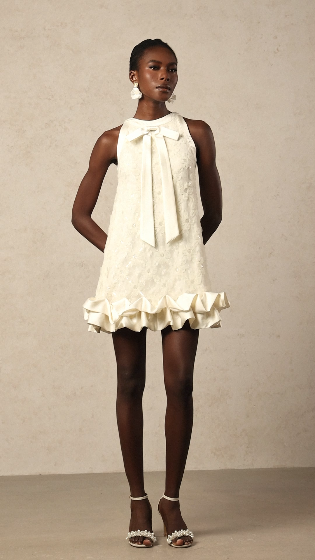 Tillie Sleeveles Round Neck Bowknot Flowers Mini Dress