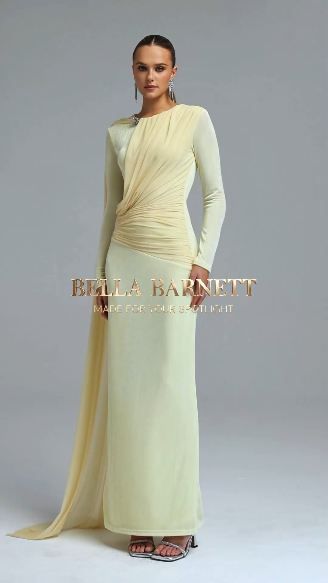 Della Elegant Cinched Waist Long Sleeve Ruched Sash Metal Decor Knit Maxi Dress