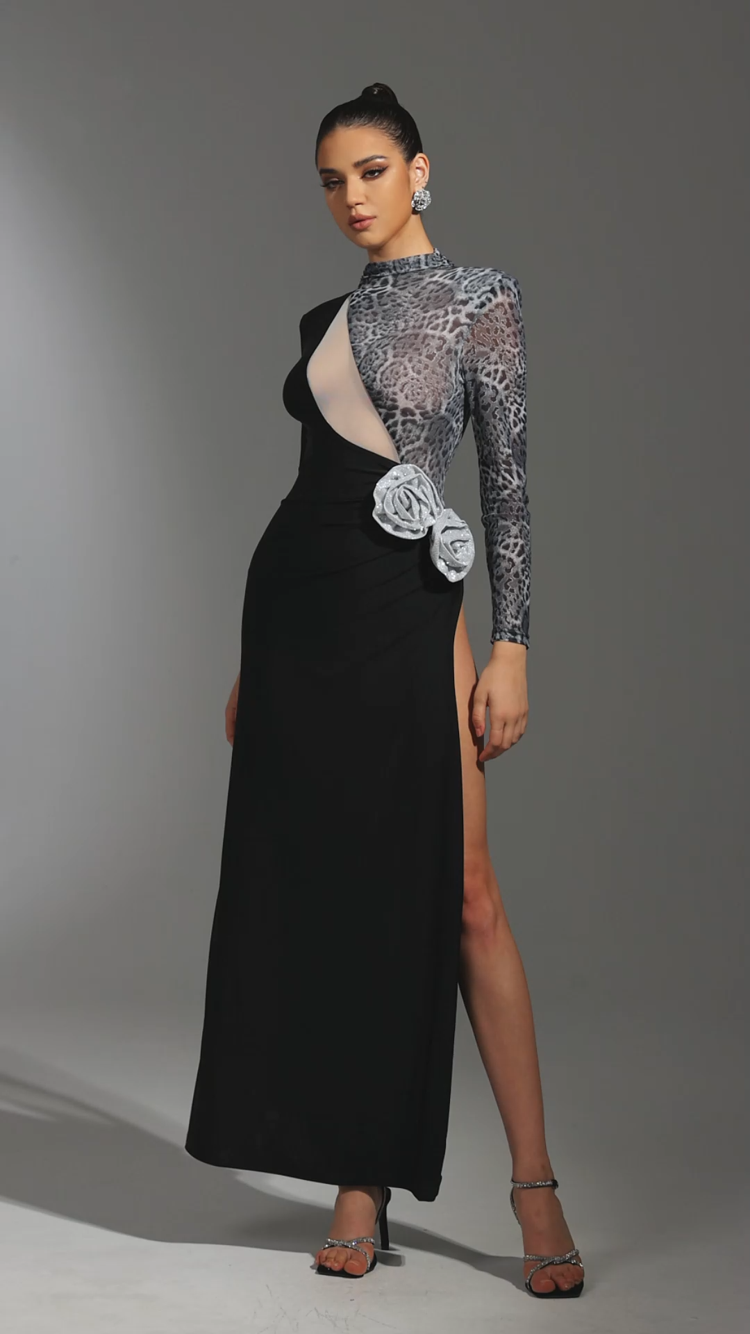 Wenie Long Sleeves Flower Slit Maxi Dress