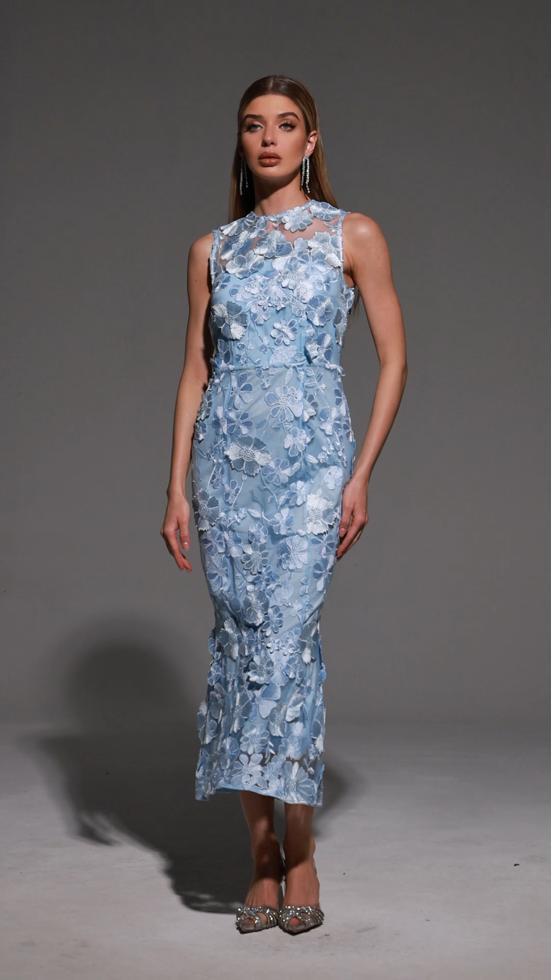 Rury Sleeveless Round Neck Flowers Maxi Dress