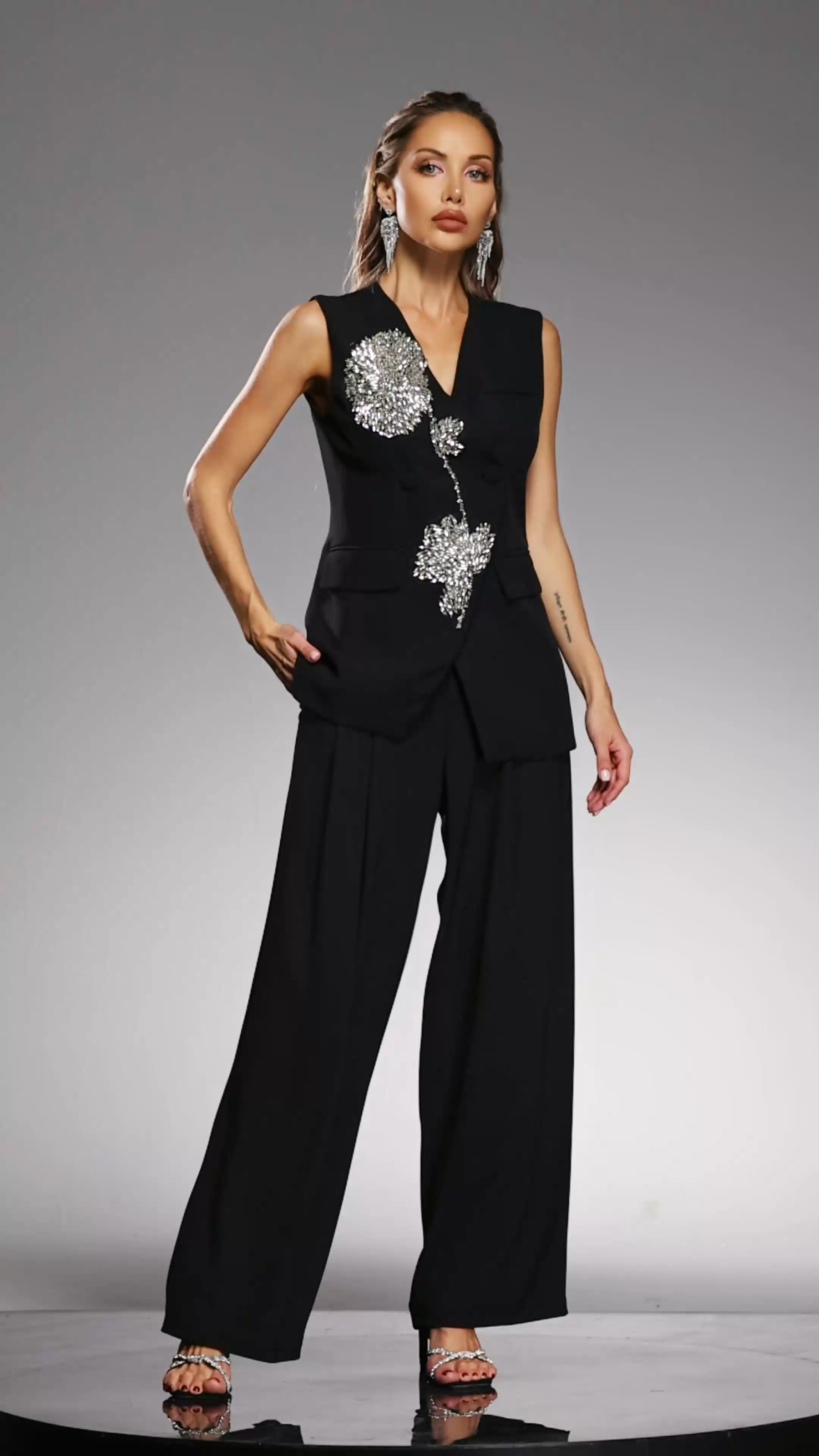 Iresa Sleeveless V-Neck Flowers Maxi Two Piece Set