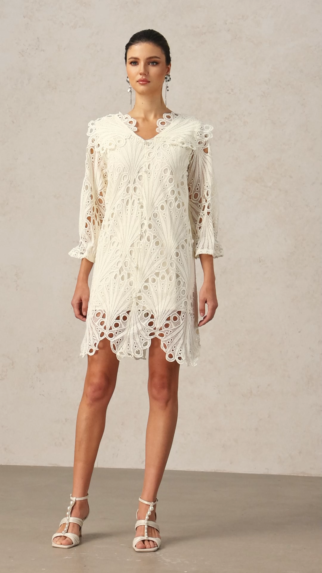 Peoph V-Neck Elbow Sleeves Lace Flowers Mini Dress