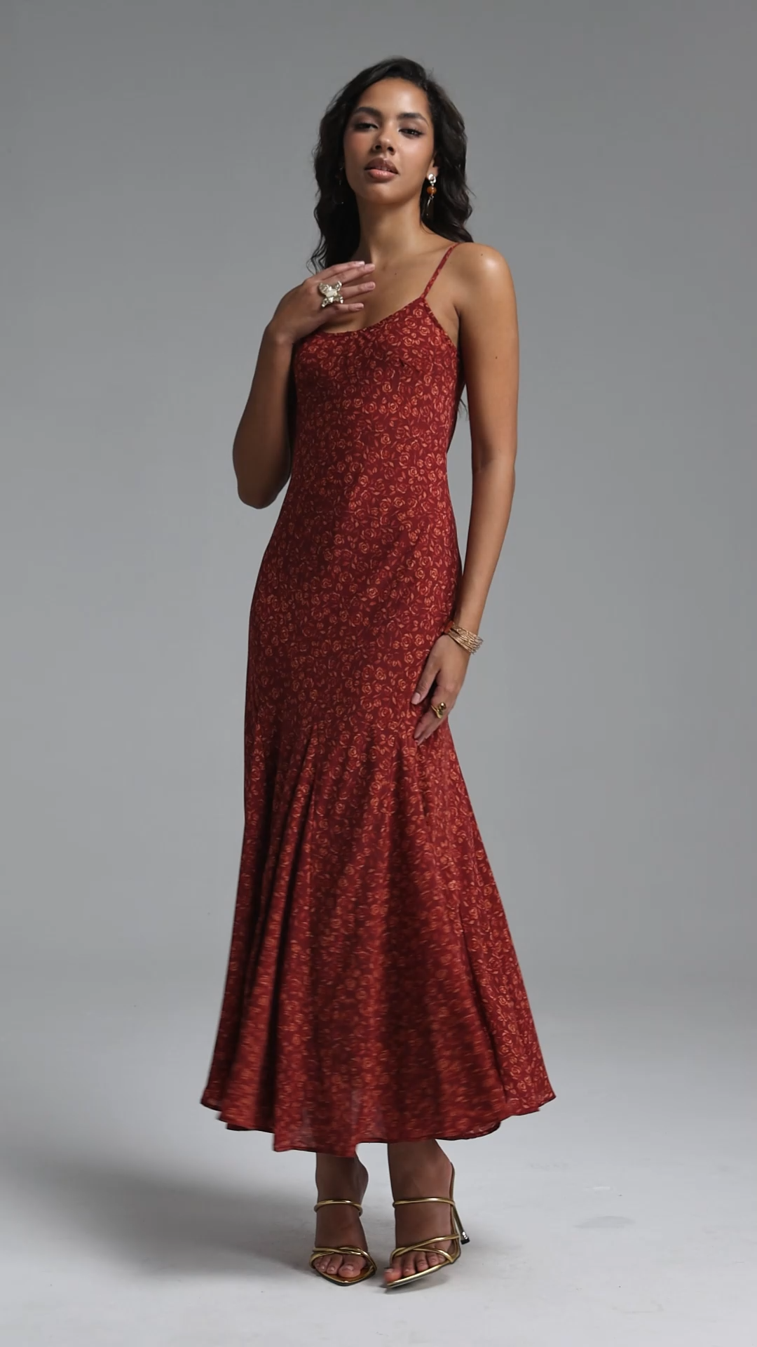 Una Elegant Contour Spaghetti Strap Floral Print Woven Maxi Dress