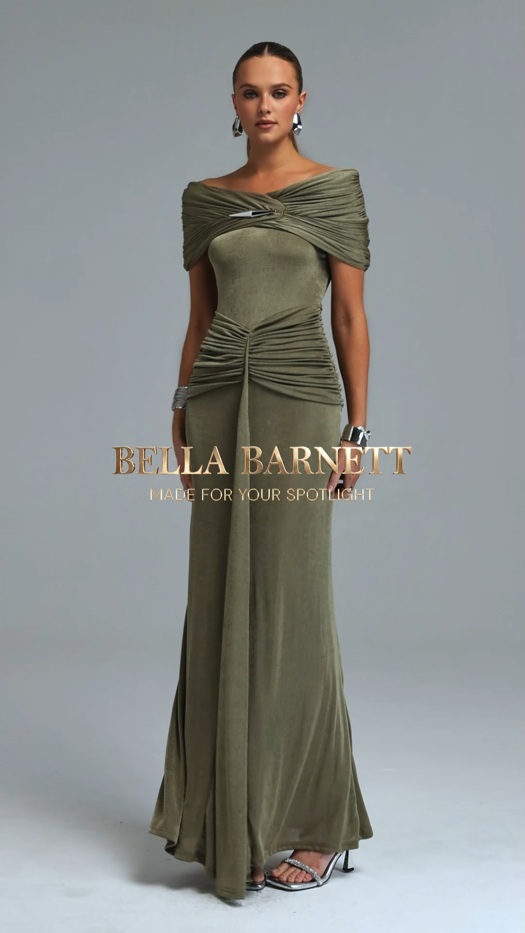 Kerade Elegant Cinched Waist Off Shoulder Ruched Metal Decor Knit Maxi Dress