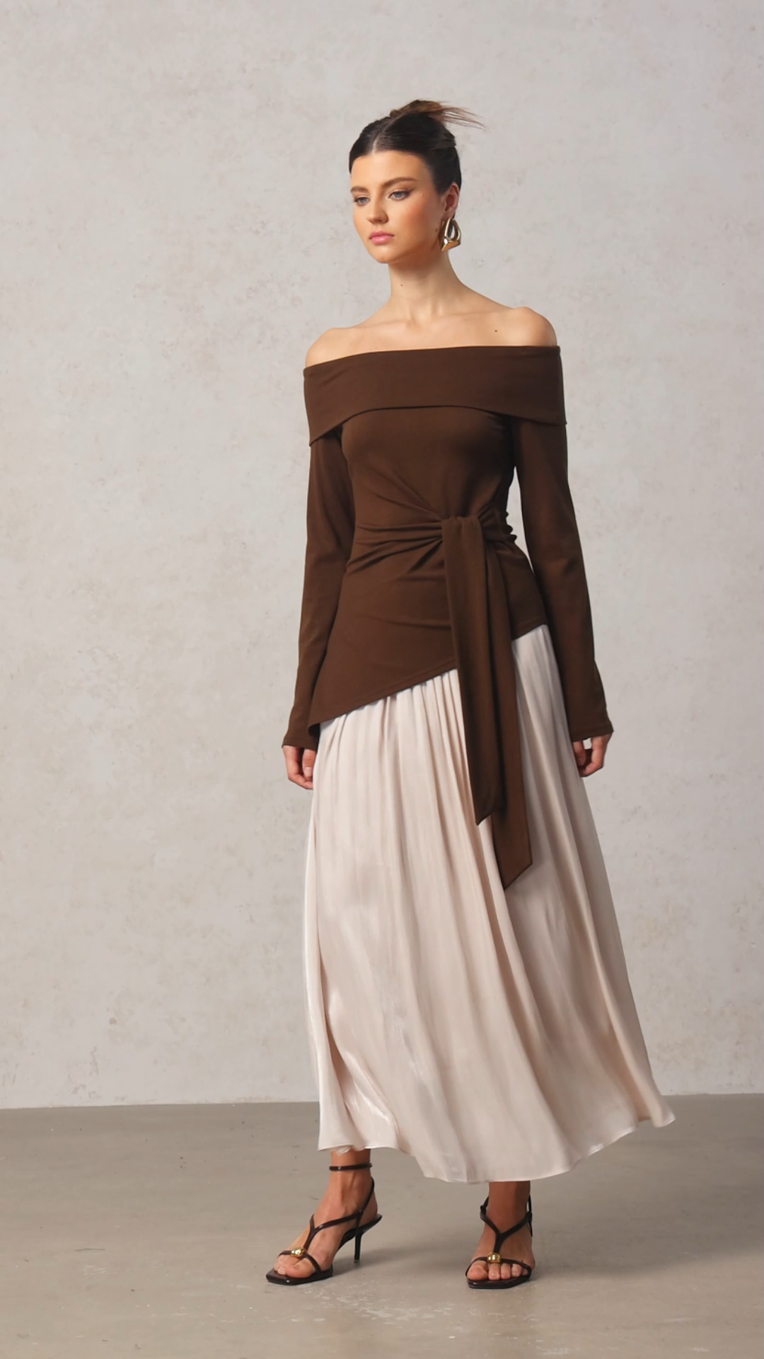 Gema Off-The-Shoulder Long Sleeves Folds Maxi Dress