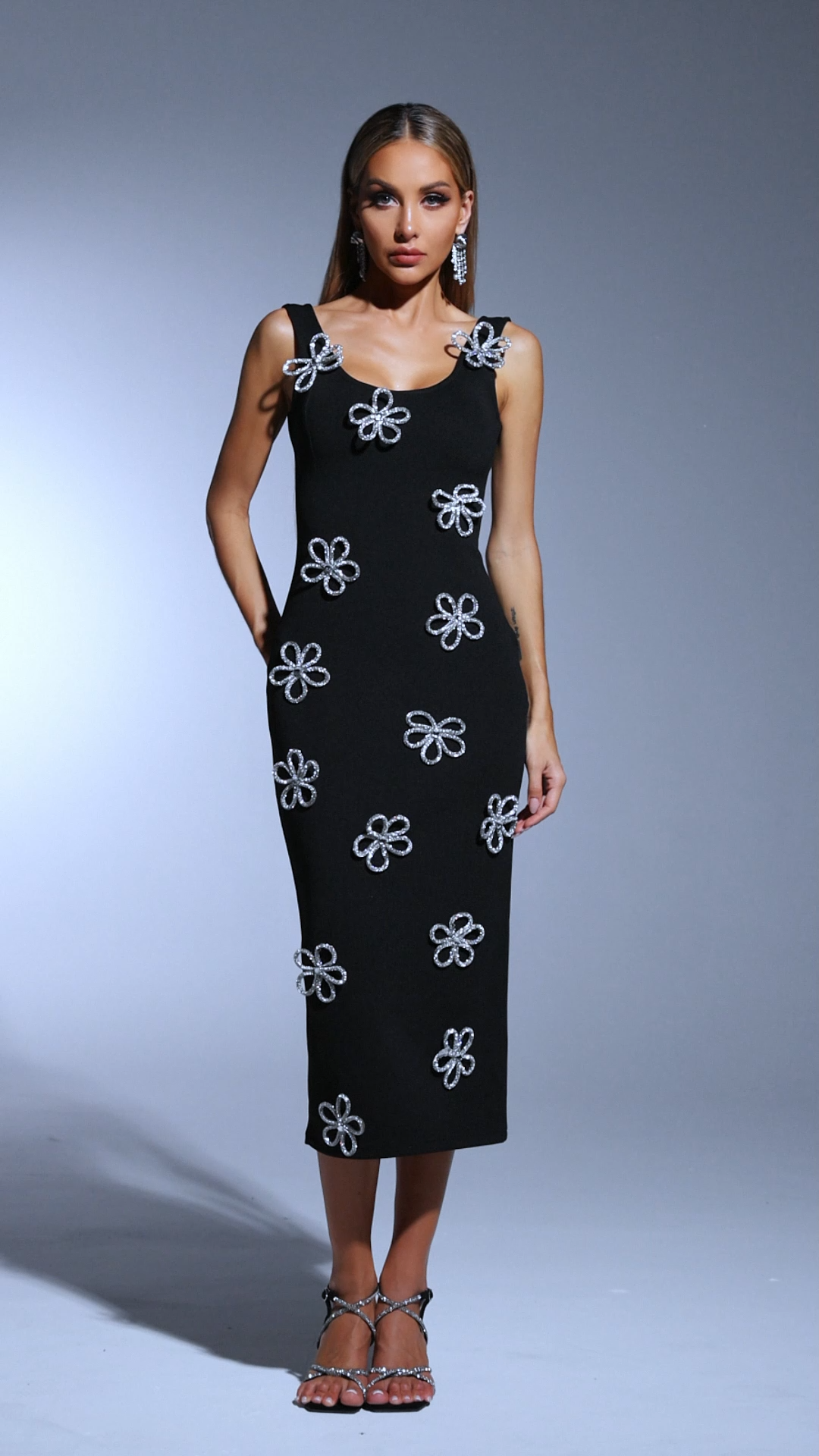 Viane Sleeveless  Diamond Flowers Bandage Midi Dress