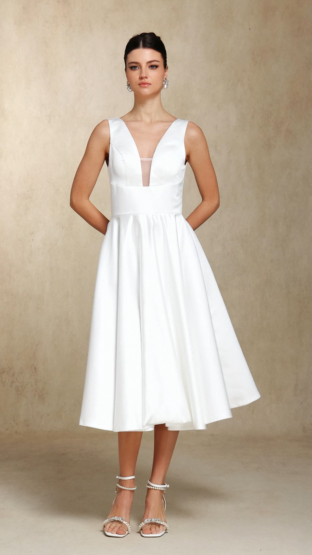 Salacia V-neck Three-dimensional cutting A-shaped Mini wedding dress