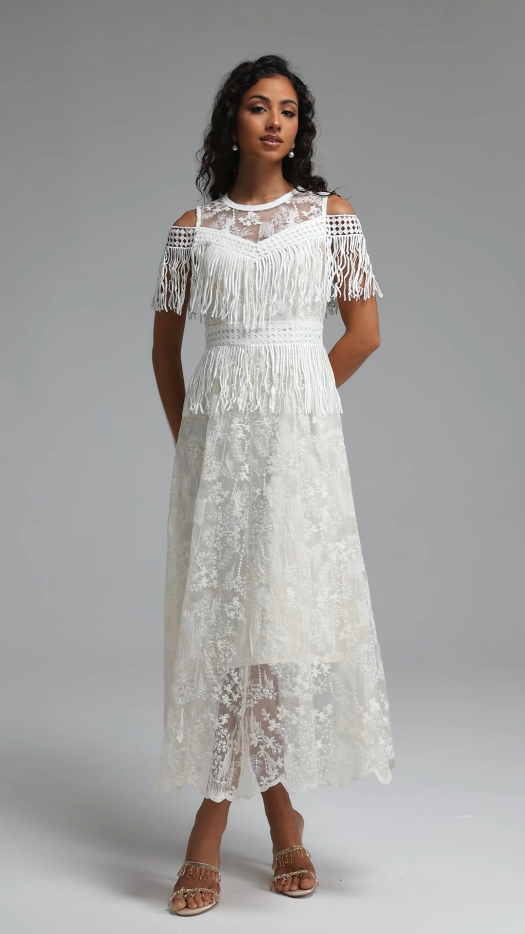 Lexie Resort Flowy Round Neck Floral Print Woven Maxi Dress