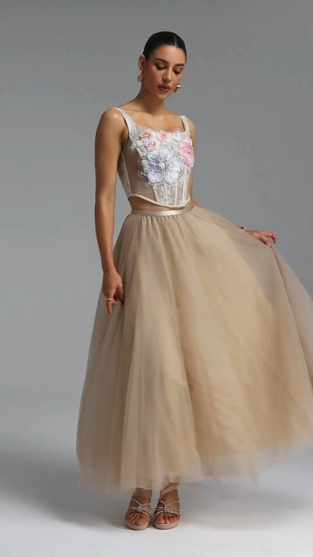 Reye Elegant Waist-Cinching Square Neck Strap Boned Colorful 3D Floral High Waist Full Skirt Mesh Two-Piece Maxi Evening Dress