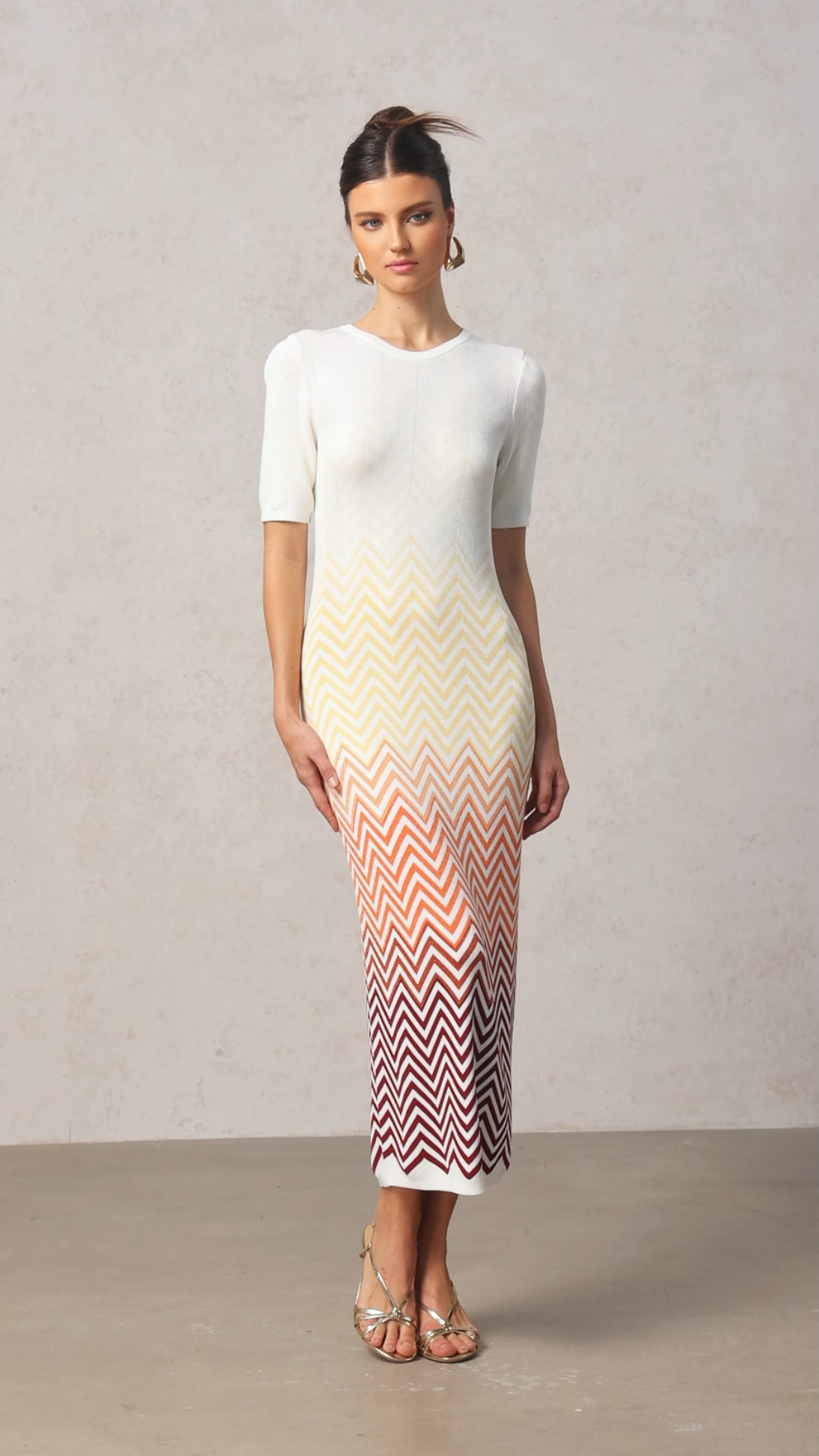 Viney Round Neck Short Sleeves Midi Dress