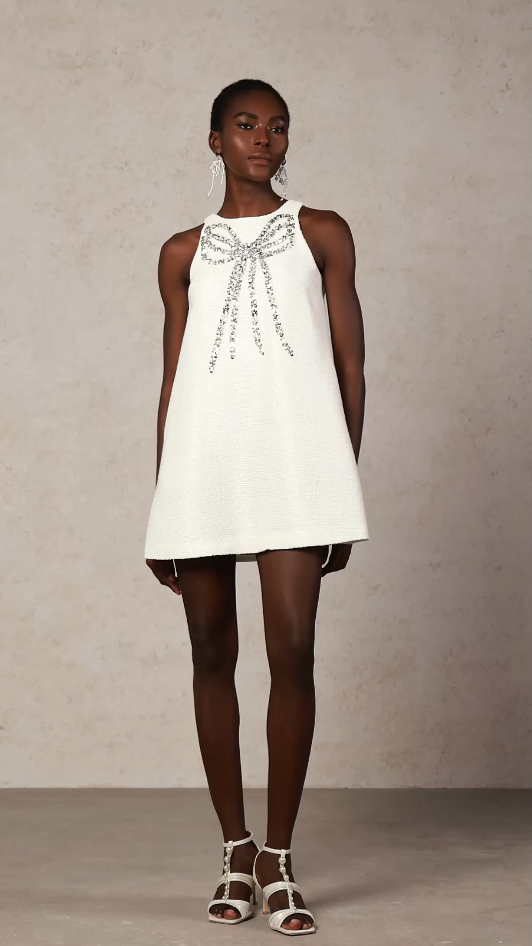 Tesare Round Neck Sleeveless Sequin Bowknot Mini Dress