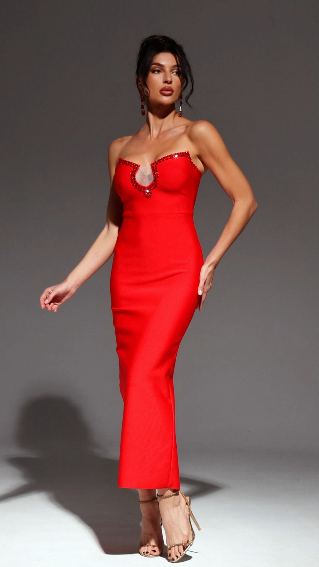 Garela Sleeveless V-Neck Diamond Bandage Maxi Dress