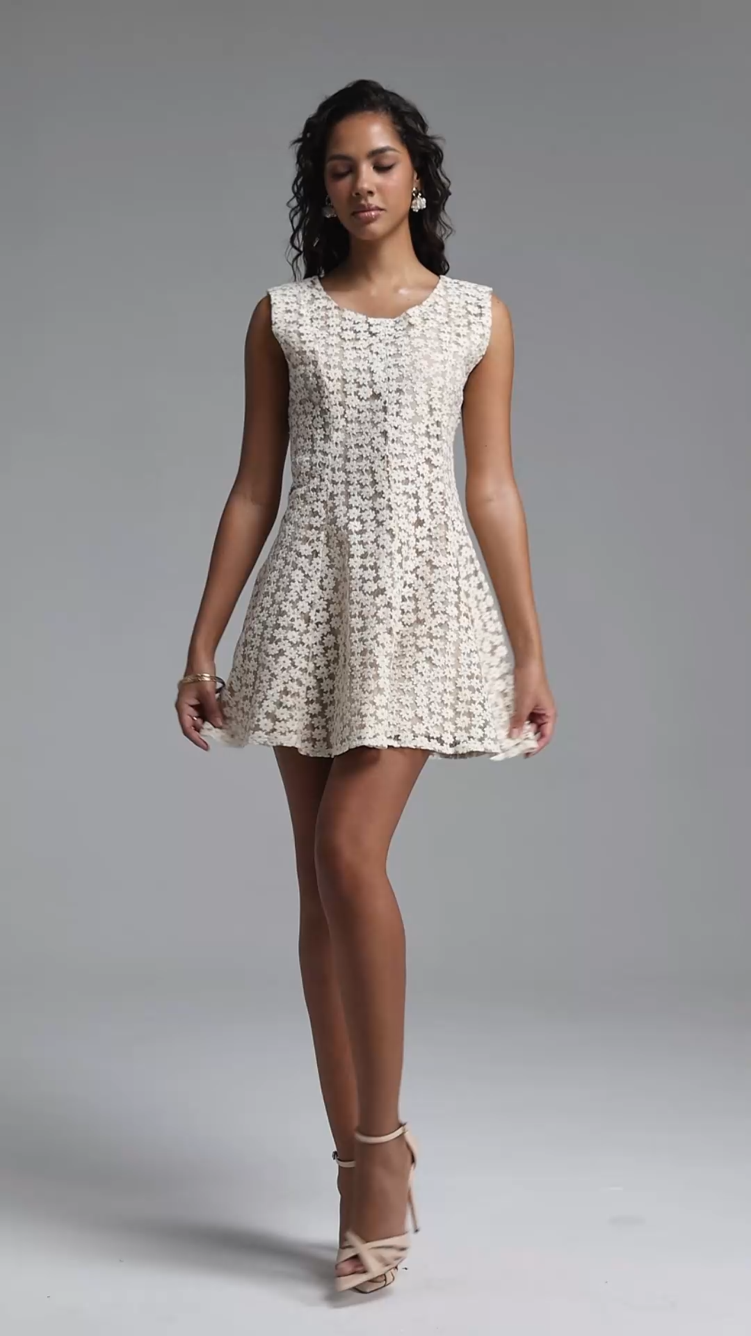 Teagan Romantic Flowy Round Neck Sleeveless Floral Woven Mini Dress