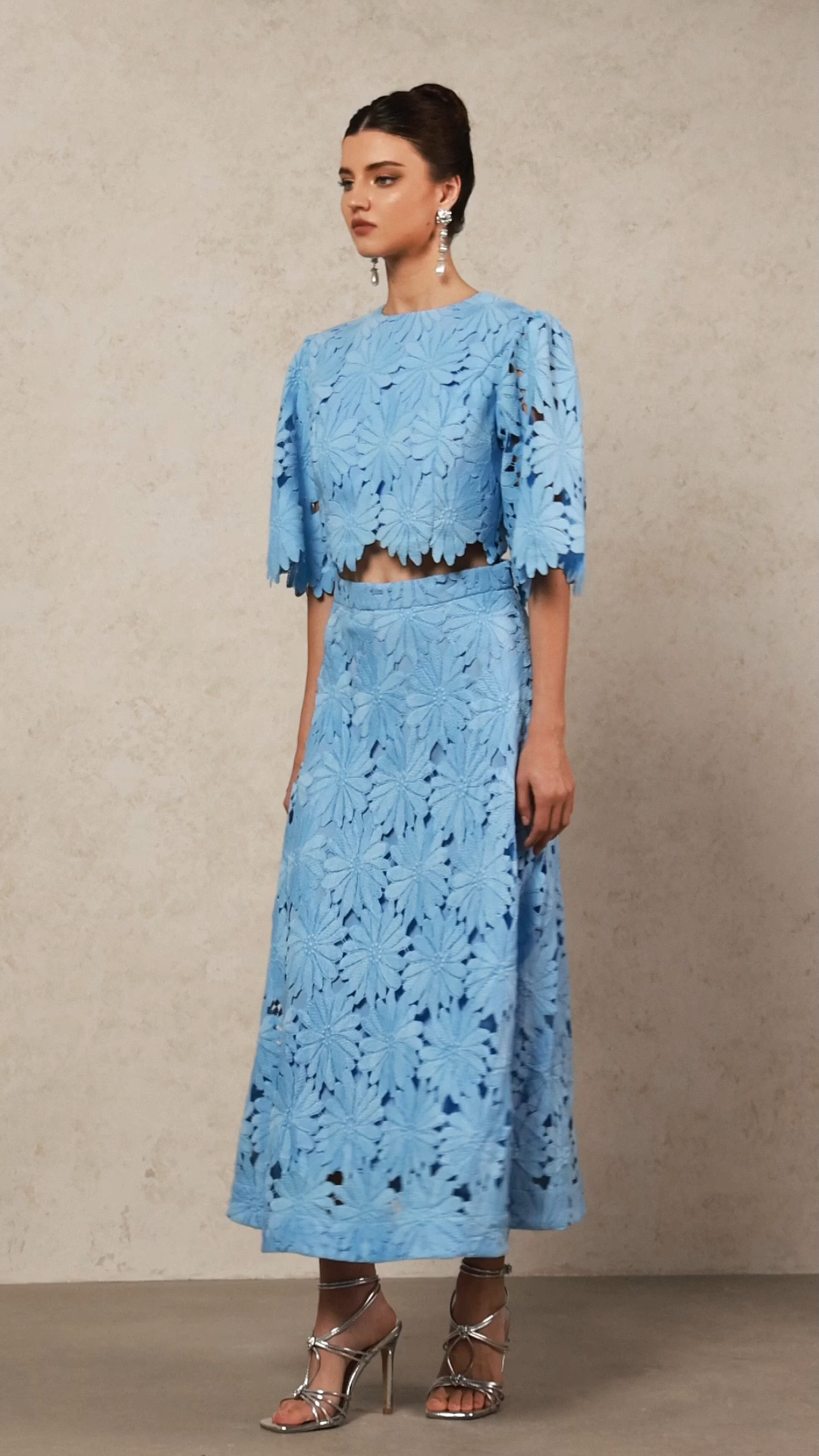 Jaca Short Sleeves Flowers Lace Top And Skirt Two-Piece Set