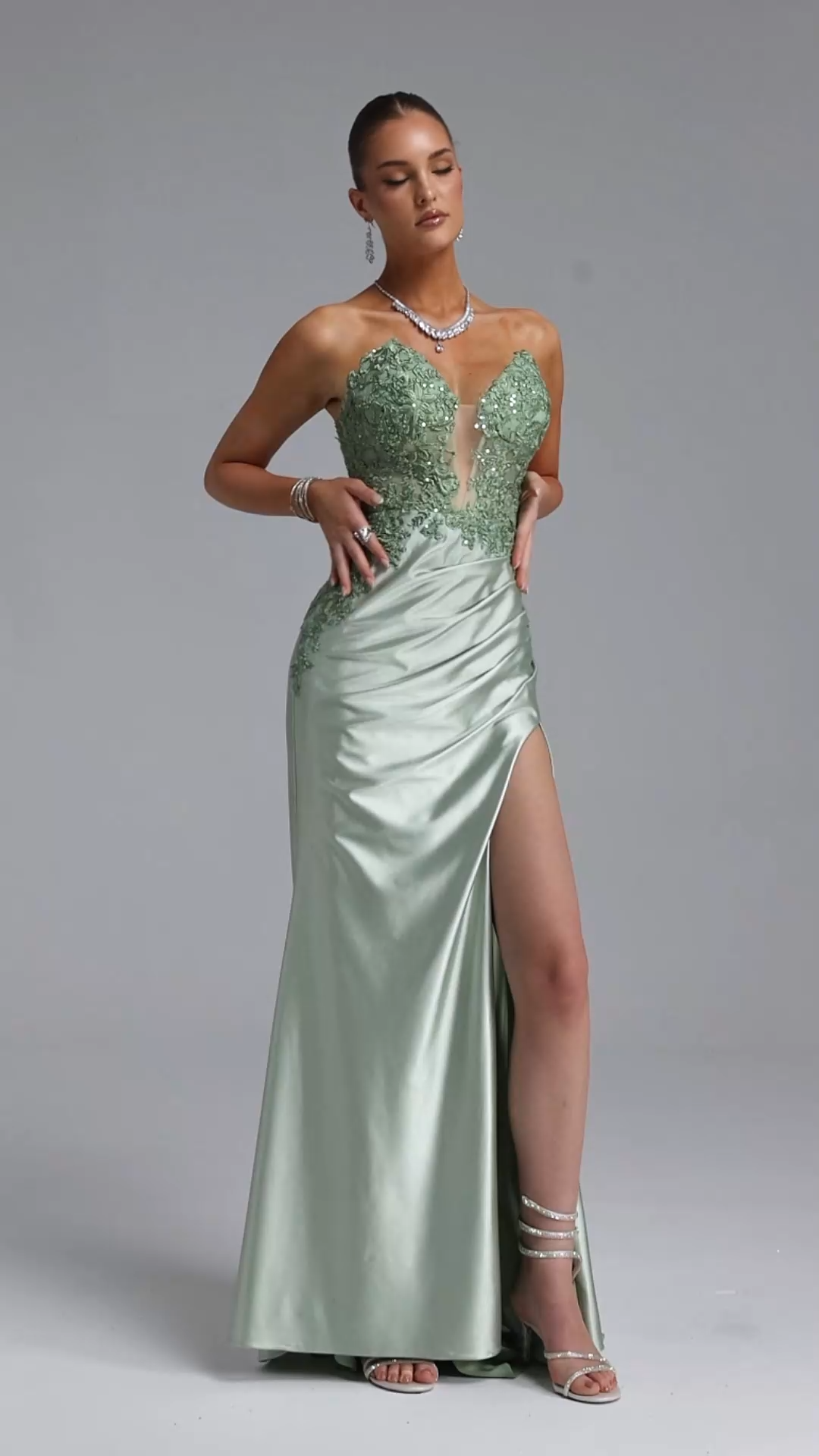 Xidel Elegant Tailored Strapless Pleated Lace Applique Maxi Dress