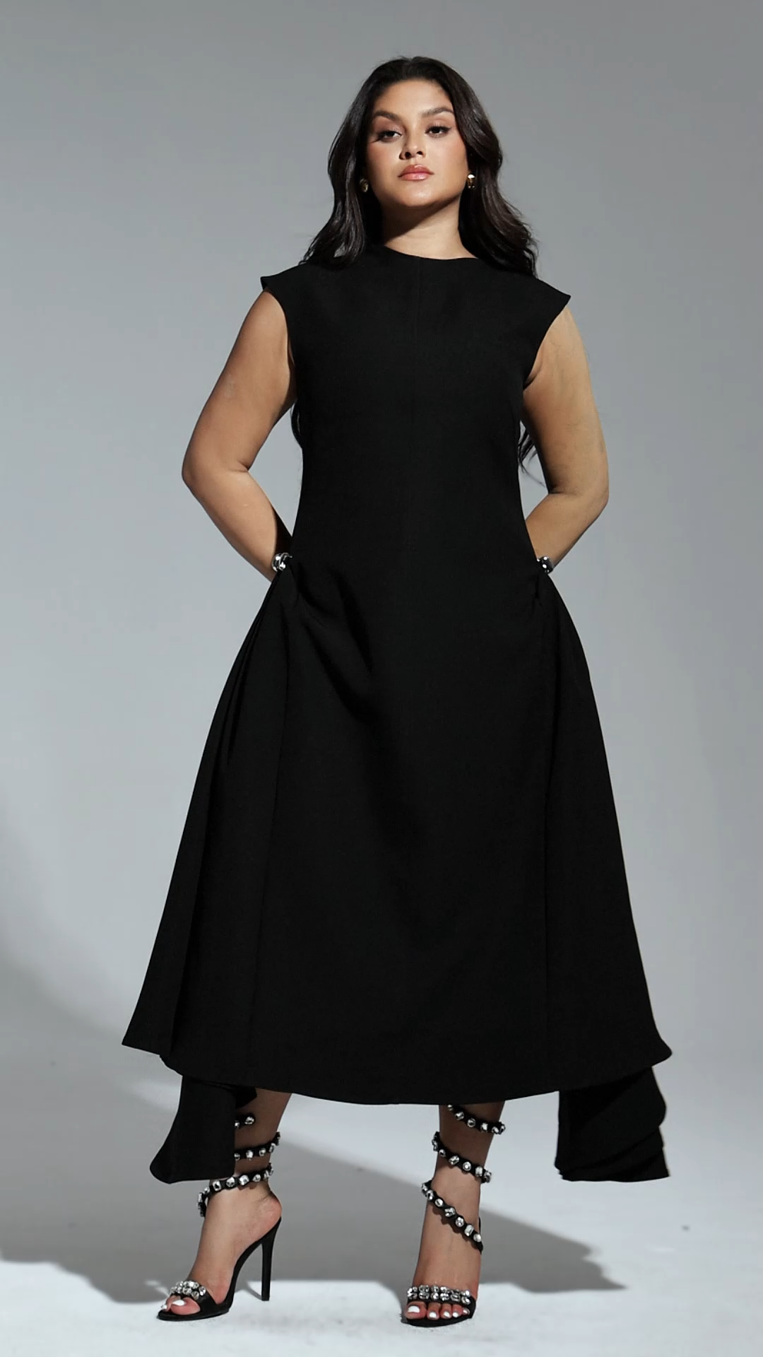 Paca Choker Sleeveless Maxi Dress