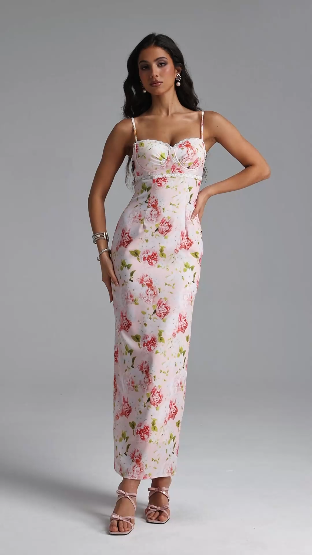 Winola Elegant Tailored Sleeveless Floral Print Maxi Dress