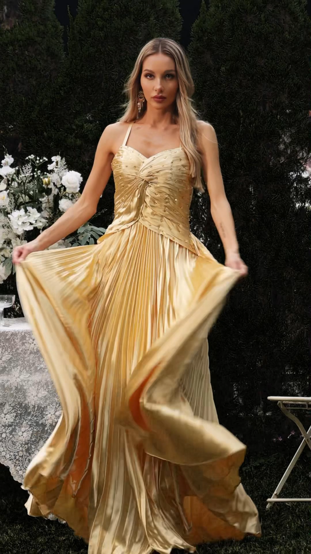 Wreya Sleeveless Diamond Knot Maxi Dress