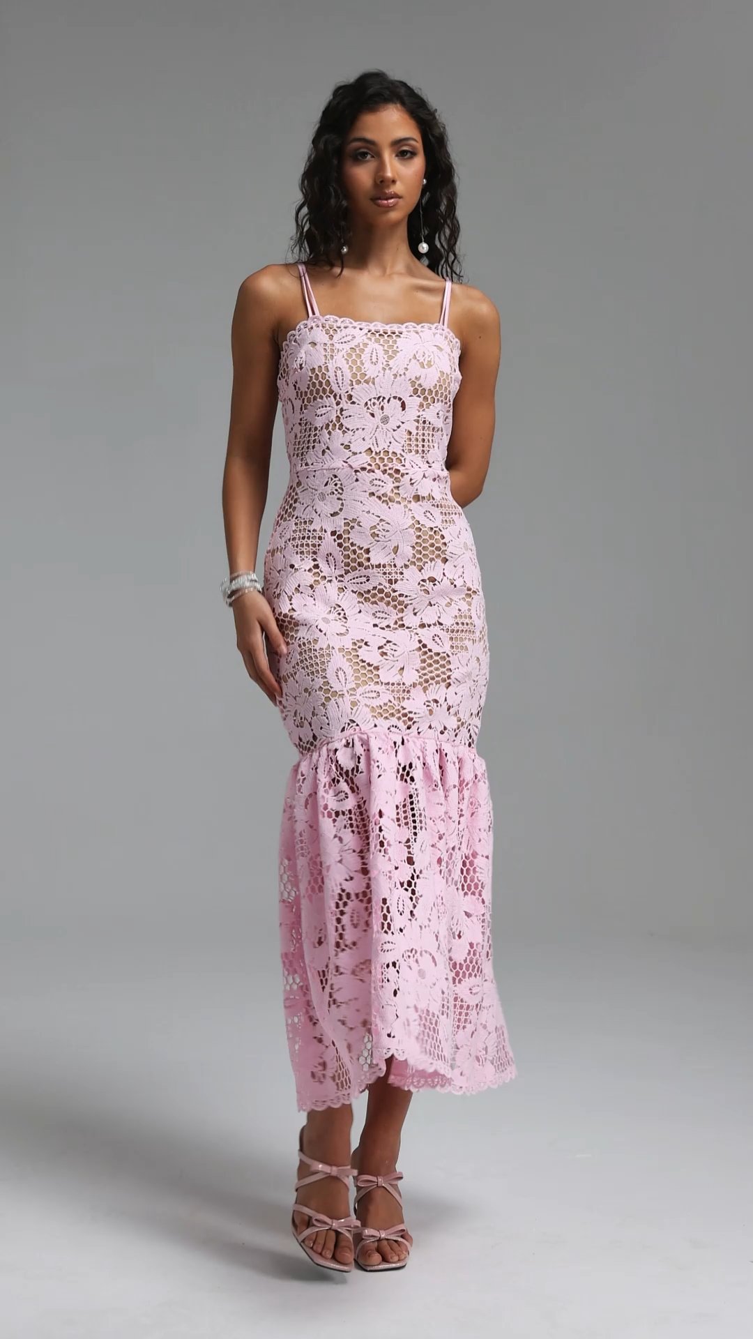 Ruth Elegant Contour Sleeveless Floral Lace Maxi Dress