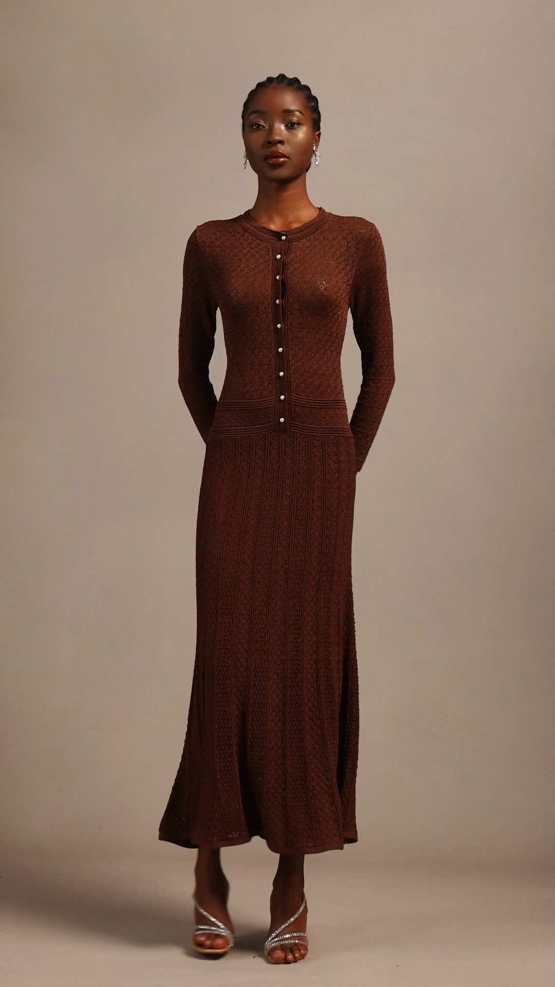 Varuni Elegant Contour Long Sleeve Textured Knit Maxi Dress