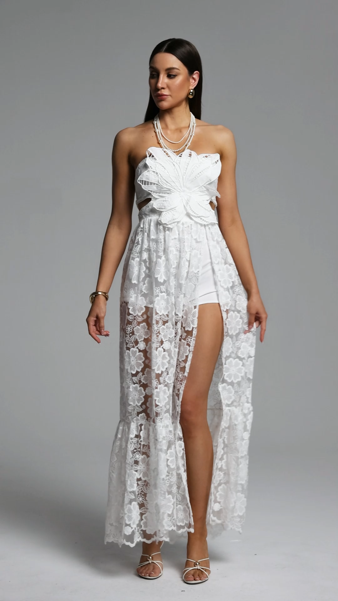 Wila Elegant Flowy Strapless Floral Applique  Lace Maxi Dress