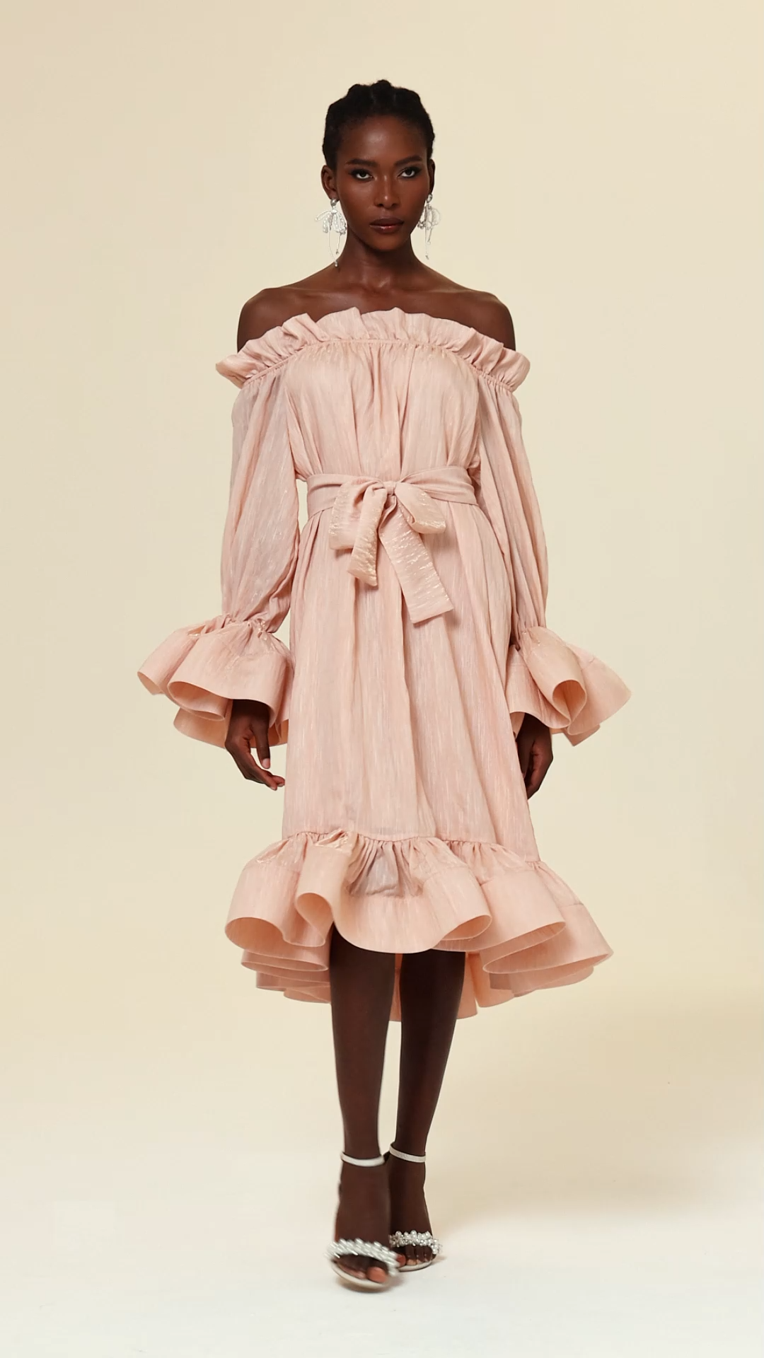 Yuco Off-The-Shoulder Long Sleeves Folds Midi Dress