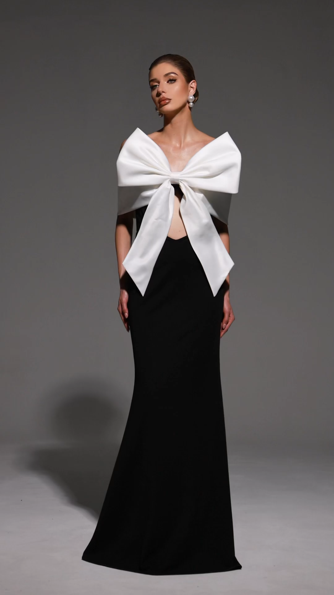 Lazze Off-The-Shoulder Bow Maxi Dress