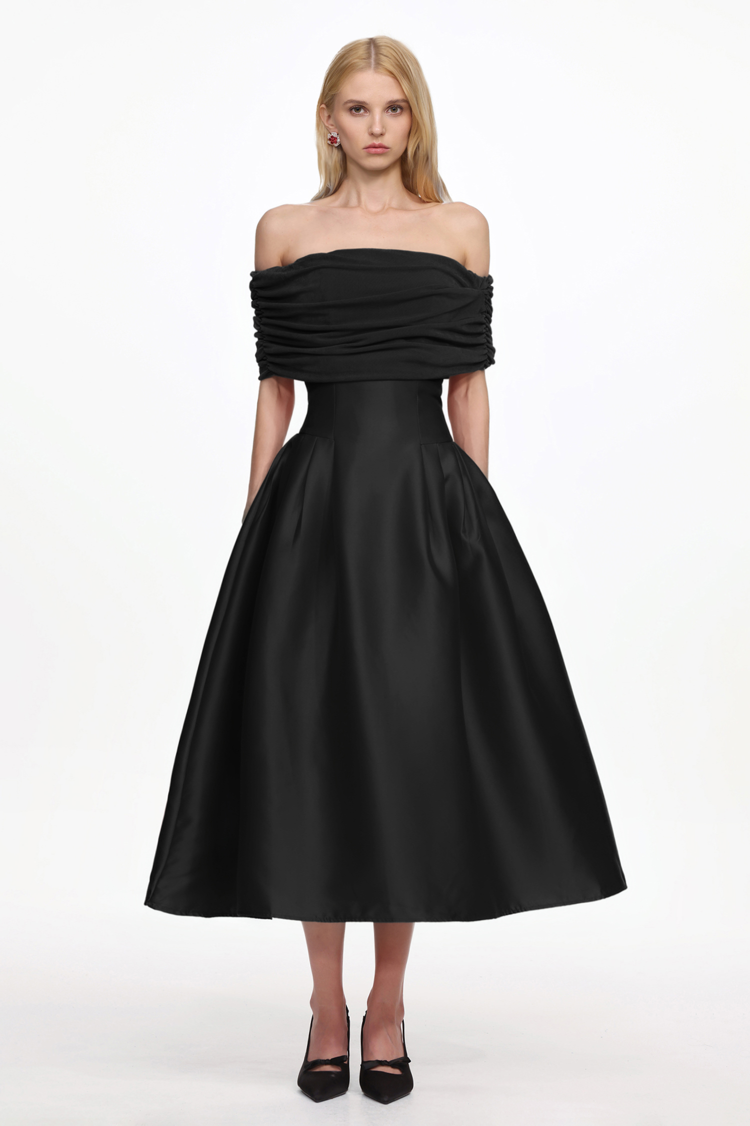 Lape Romantic Tailored Off Shoulder Ruched Black Maxi Dress