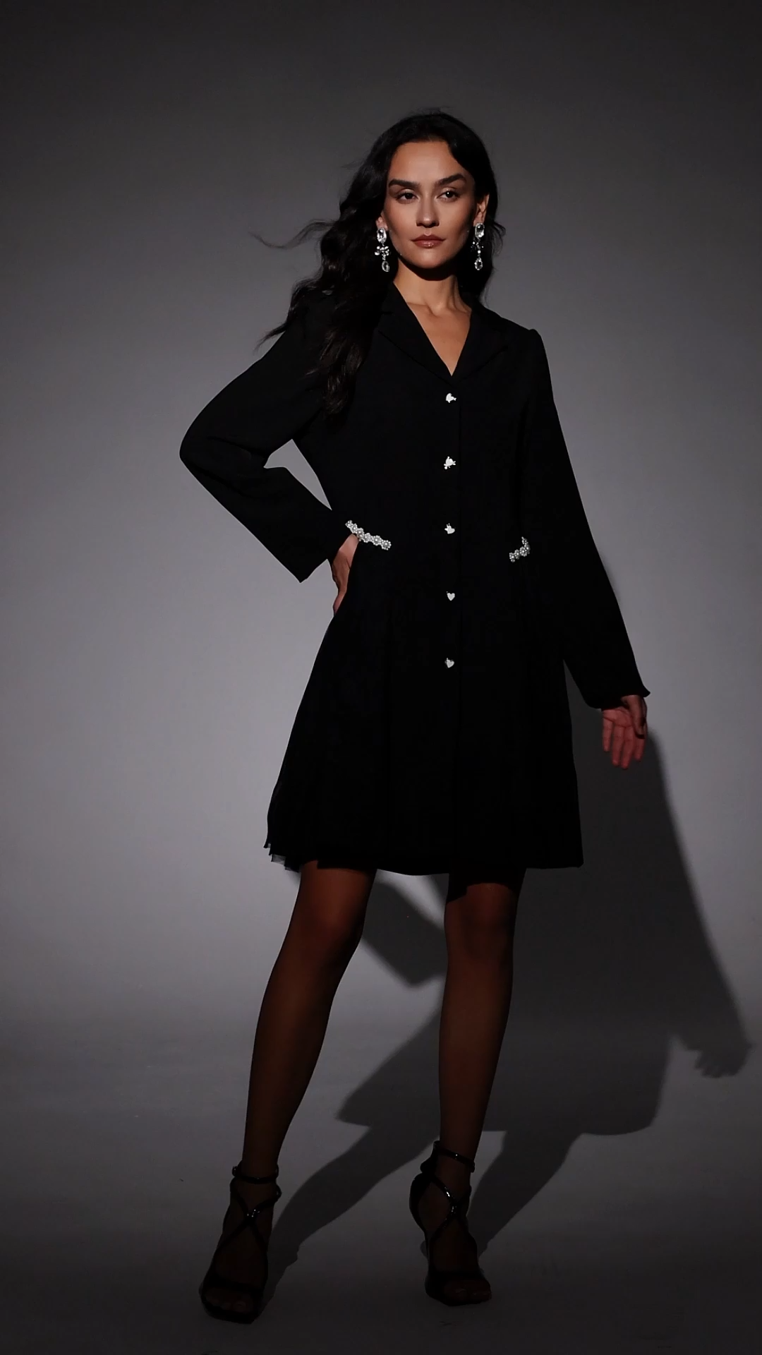 Fanya V-neck Long Sleeves Midi Dress