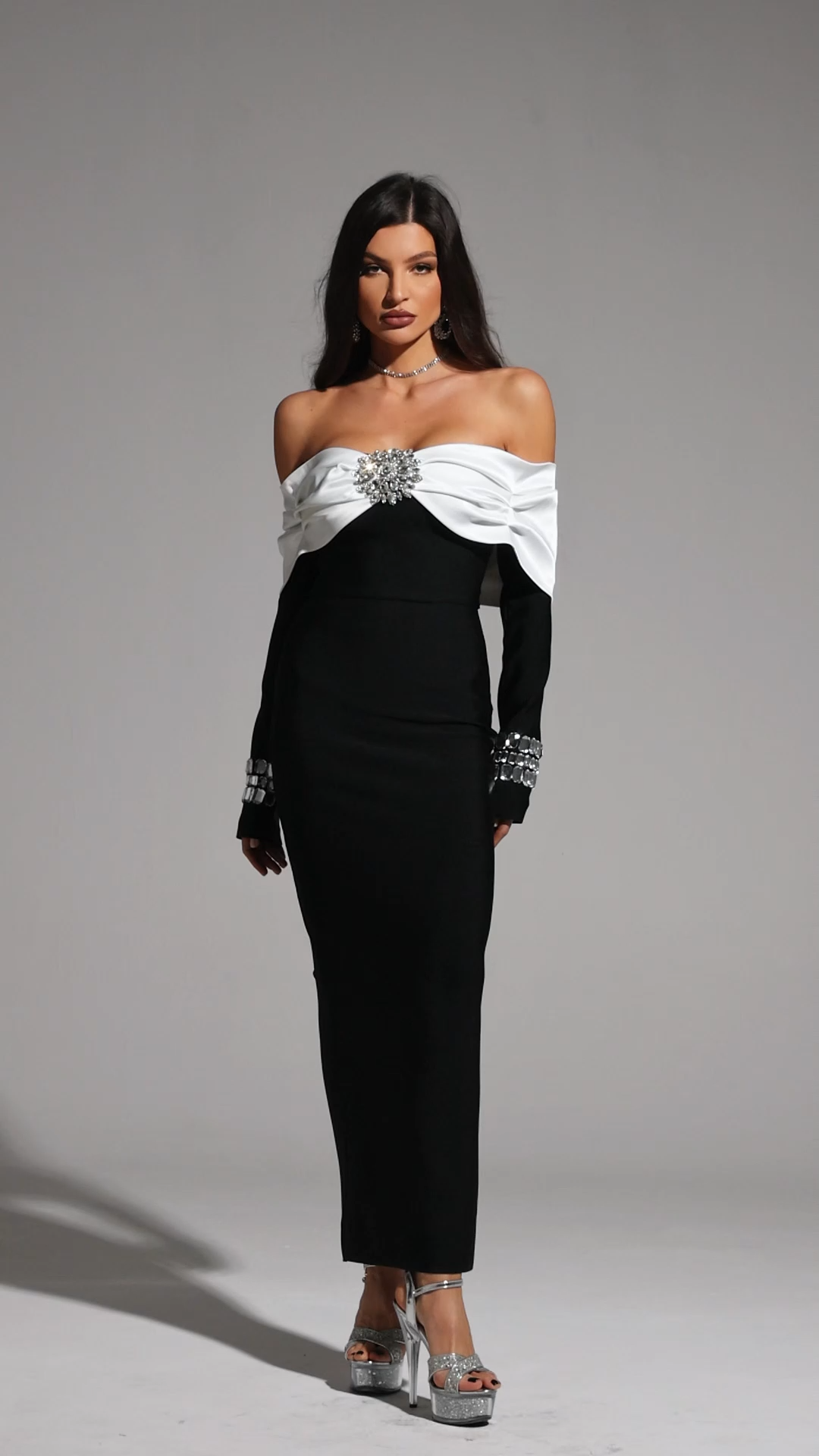 Derlyn Straight Shoulder Long Sleeve Diamond Bandage Maxi Dress