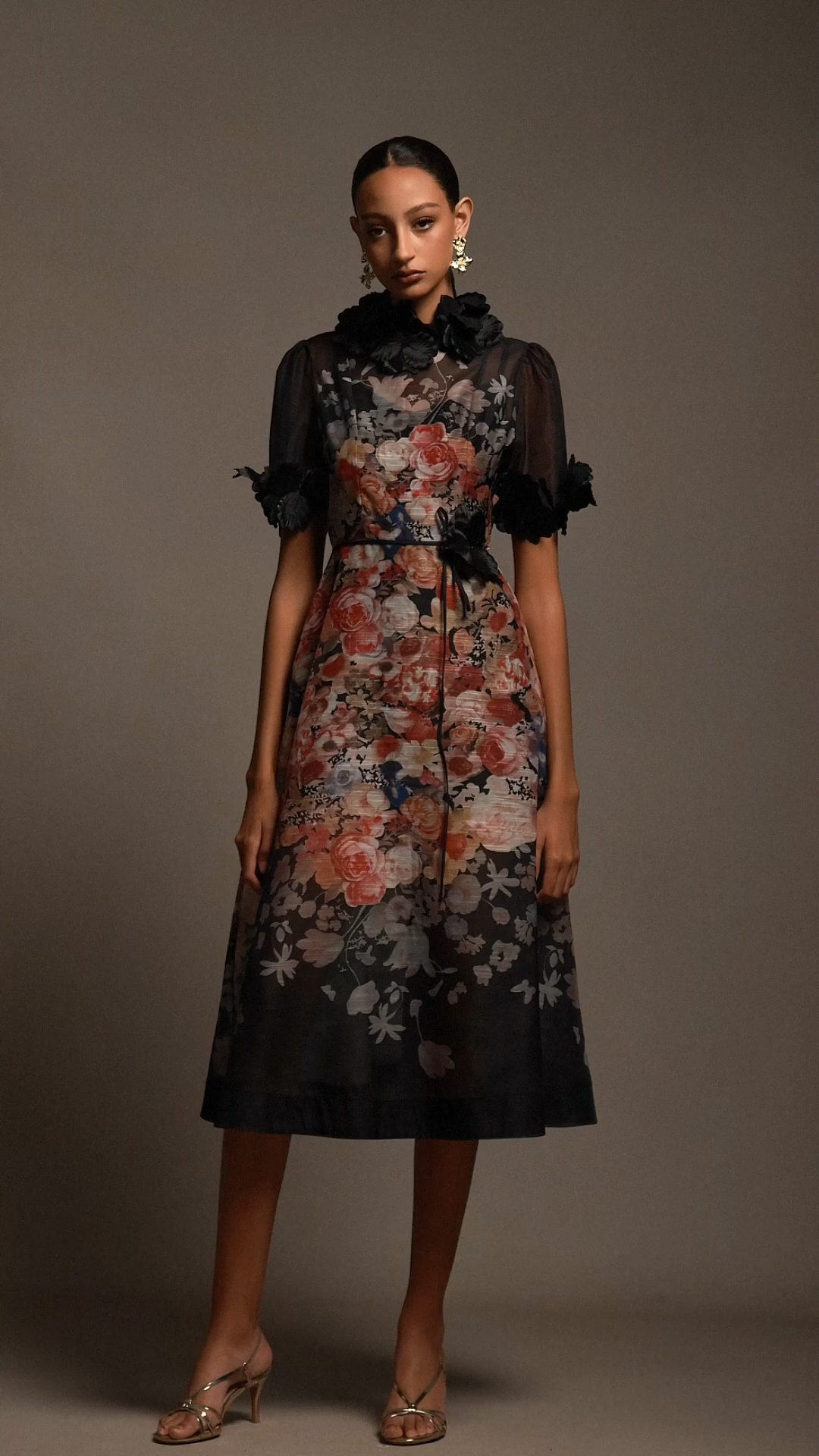 Haliya Short Sleeves Flowers Printed Midi Dress