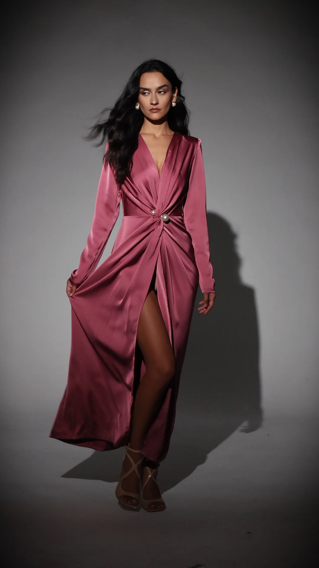Makani V-neck Long Sleeves Maxi Dress