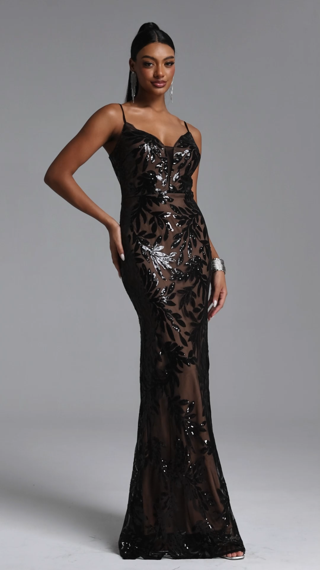 Gunnhild Sexy Contour V Neck Sequin Pattern Maxi Dress