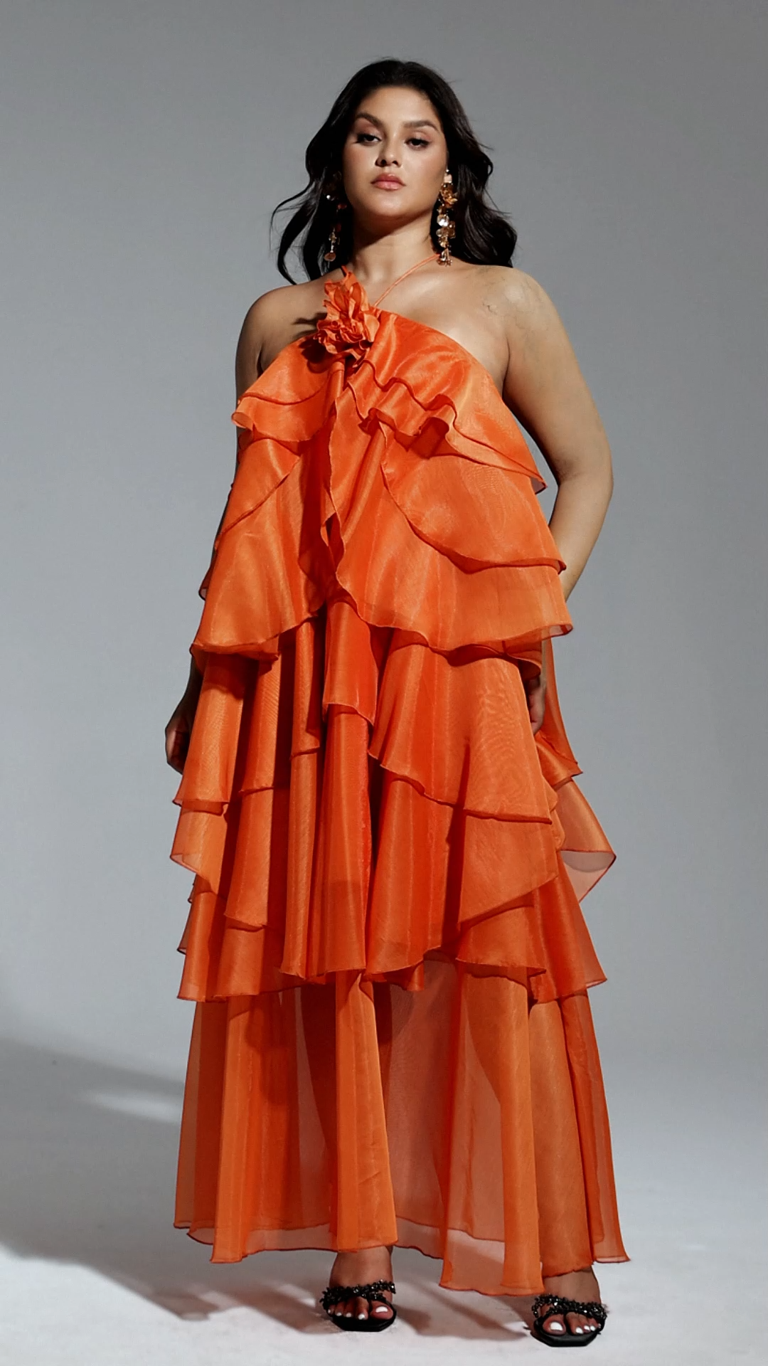 Jesmin Sleeveless Flower Layered Folds Maxi Dress